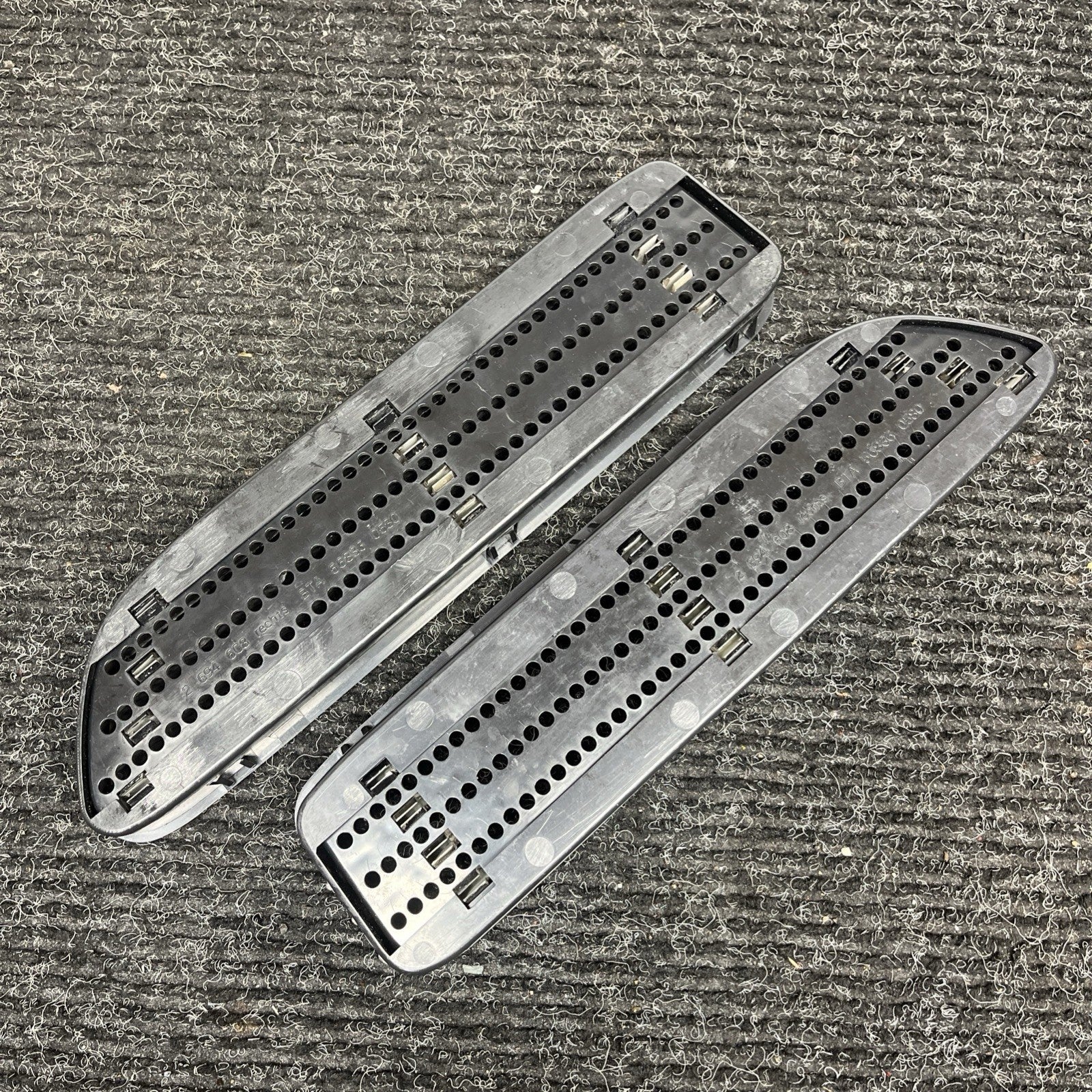 ☑️ 01-06 BMW E46 M3 Right & Left Set Fender Molding Grill Vent Trim Set