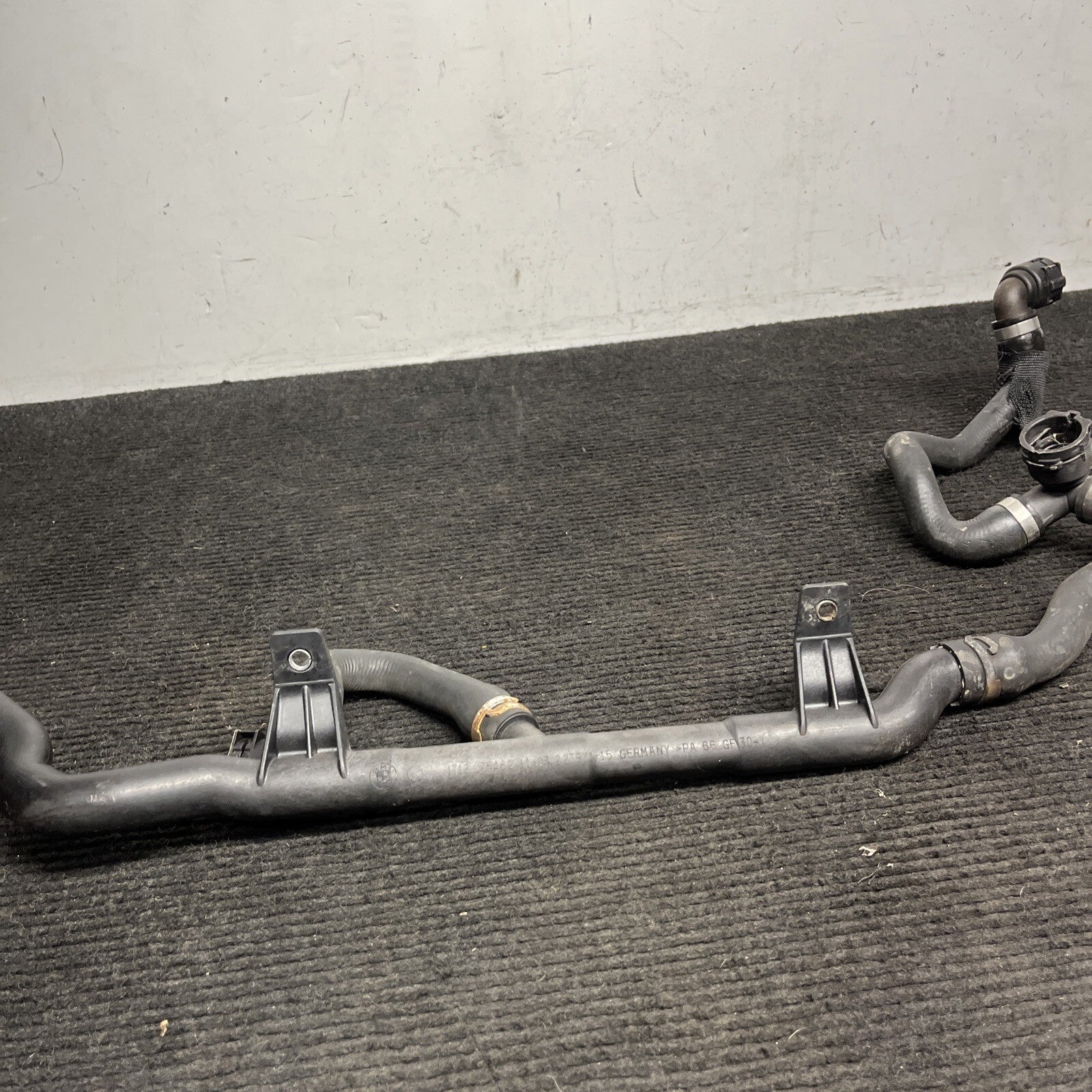 ☑️ 09-16 OEM BMW E89 Z4 35i DCT Radiator N54 Engine Coolant Pipe Hose Lower