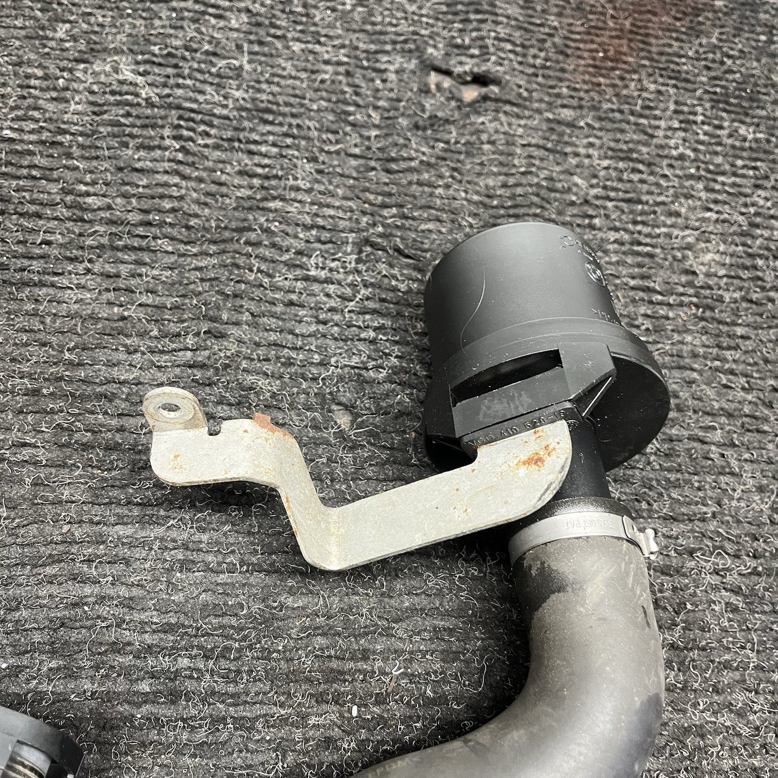 ☑️ SECONDARY AIR FILTER MASS AIR FLOW SENSOR MAF BMW E90 328i 7534722