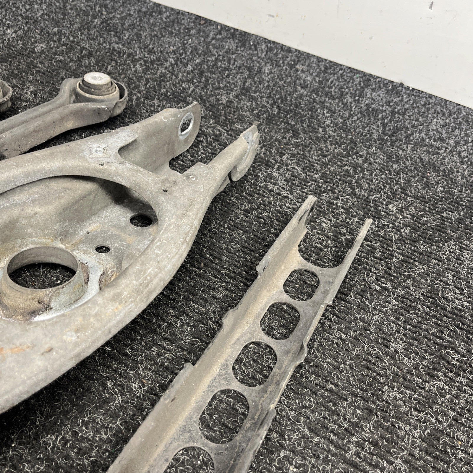 ☑️ OEM BMW E82 E90 E92 Rear Left Lower Upper Suspension Control Arm Wishbone SET