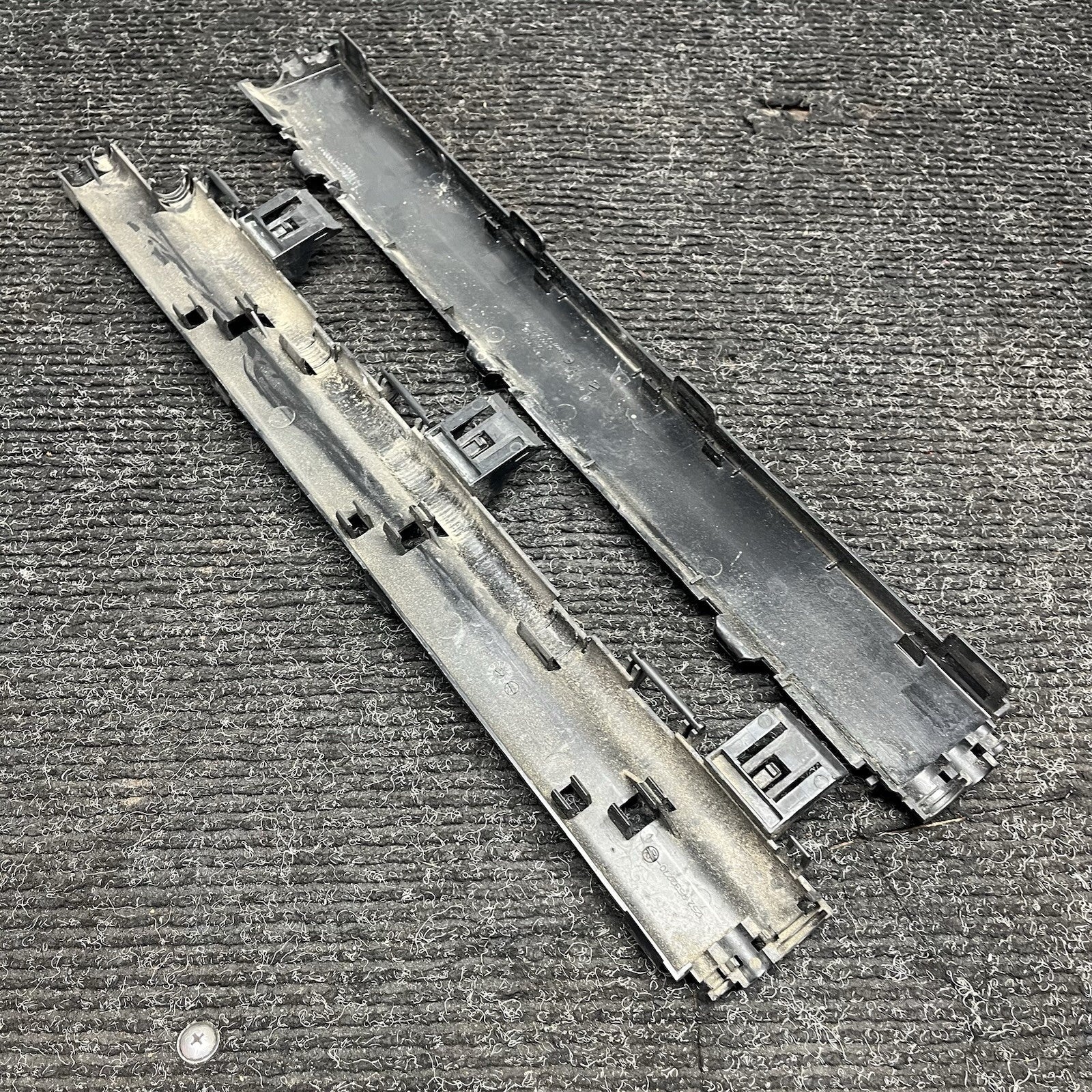 ☑️ 07-13 BMW 335i E92 E90 E93 Over Engine Upper Cable Duct Cover Channel 7532269