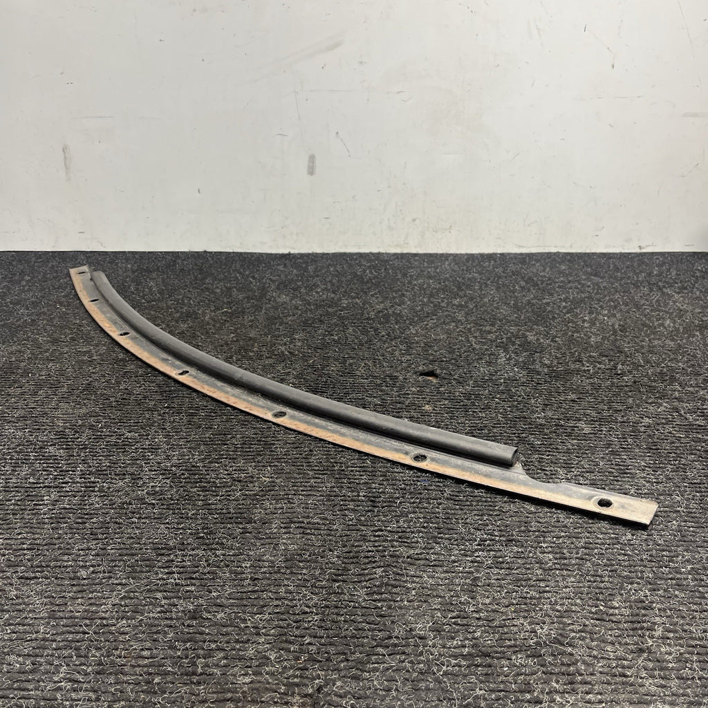 ☑️ 03-08 BMW Z4 E85 E86 Front Supporting Ledge Panel Cover Mount 51117044238 OEM