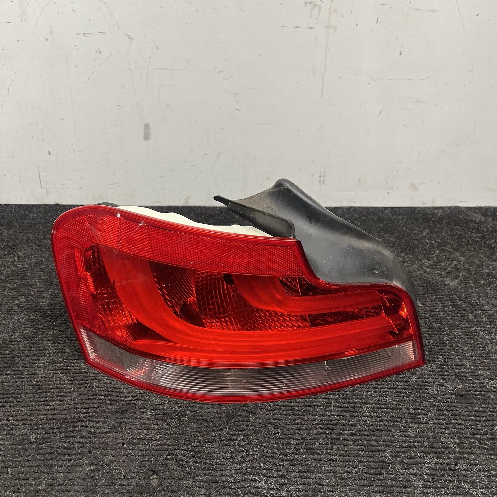 ☑️ 2011-2013 BMW 1-Series E82 E88 135i LCI Left Driver Side LED Tail Light OEM