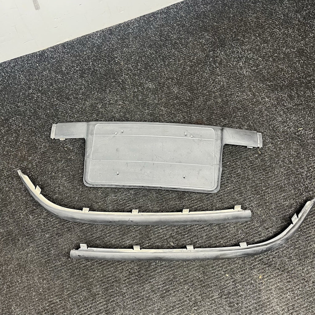 ☑️ 99-05 BMW 325i 330i 318i E46 Sedan Set Of Front Bumper Trim Molding