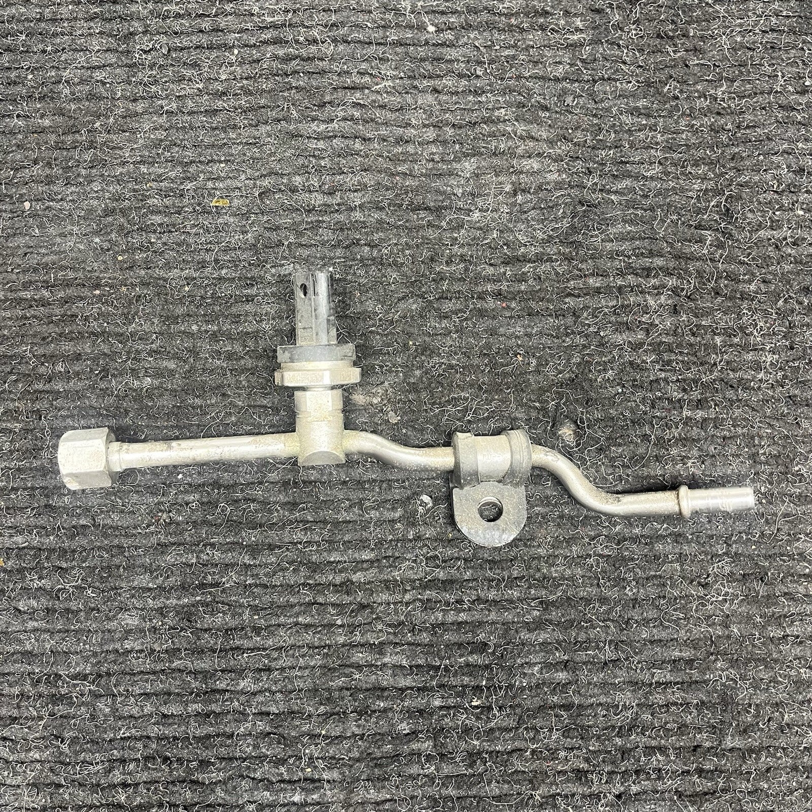 ☑️ 07-13 BMW E82 E90 E60 335I 535I N54 LOW PRESSURE FUEL SENSOR SUPPLY LINE PIPE