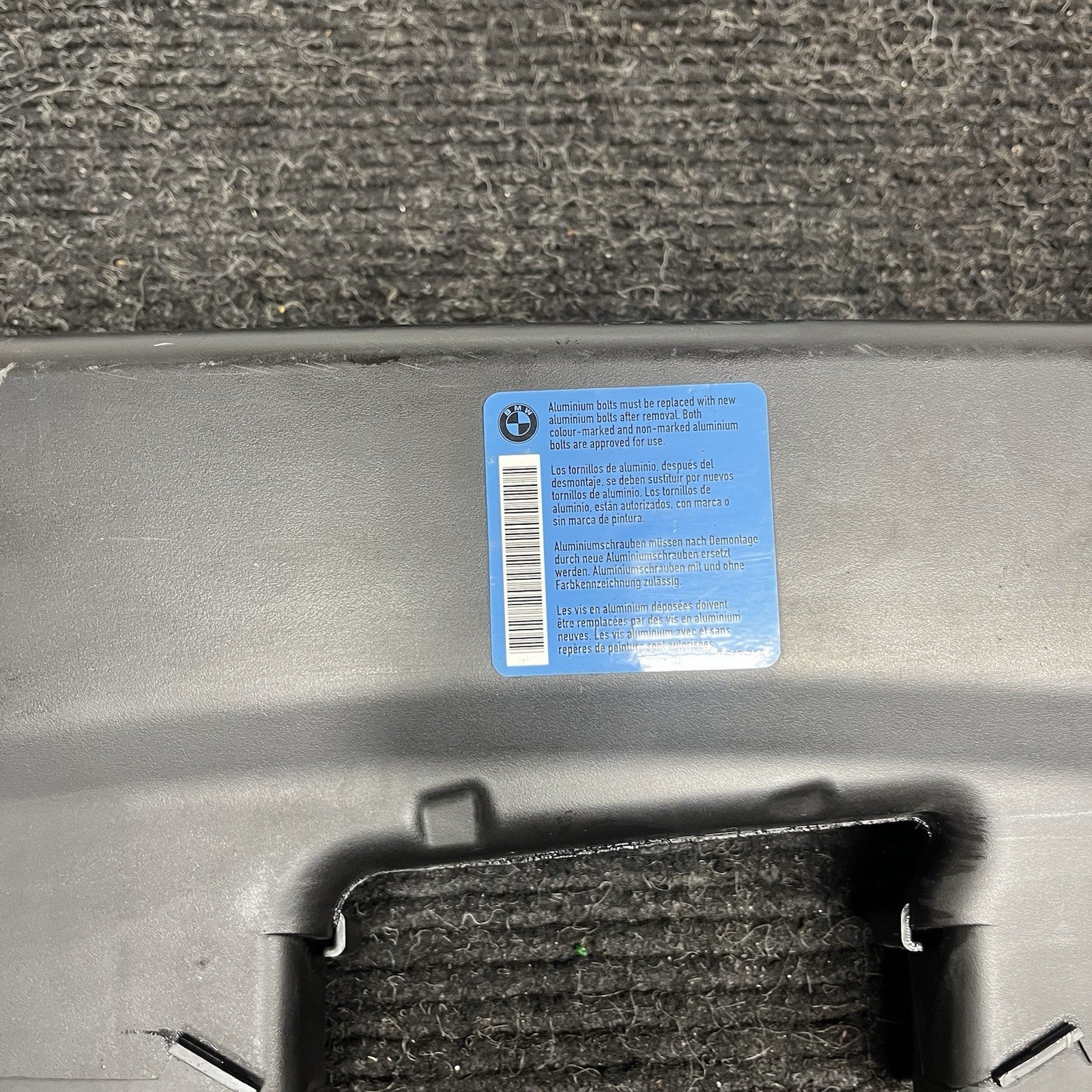 ☑️ 06-13 BMW E90 E91 E92 E93 328i 325i 330i AIR INTAKE DUCT OEM