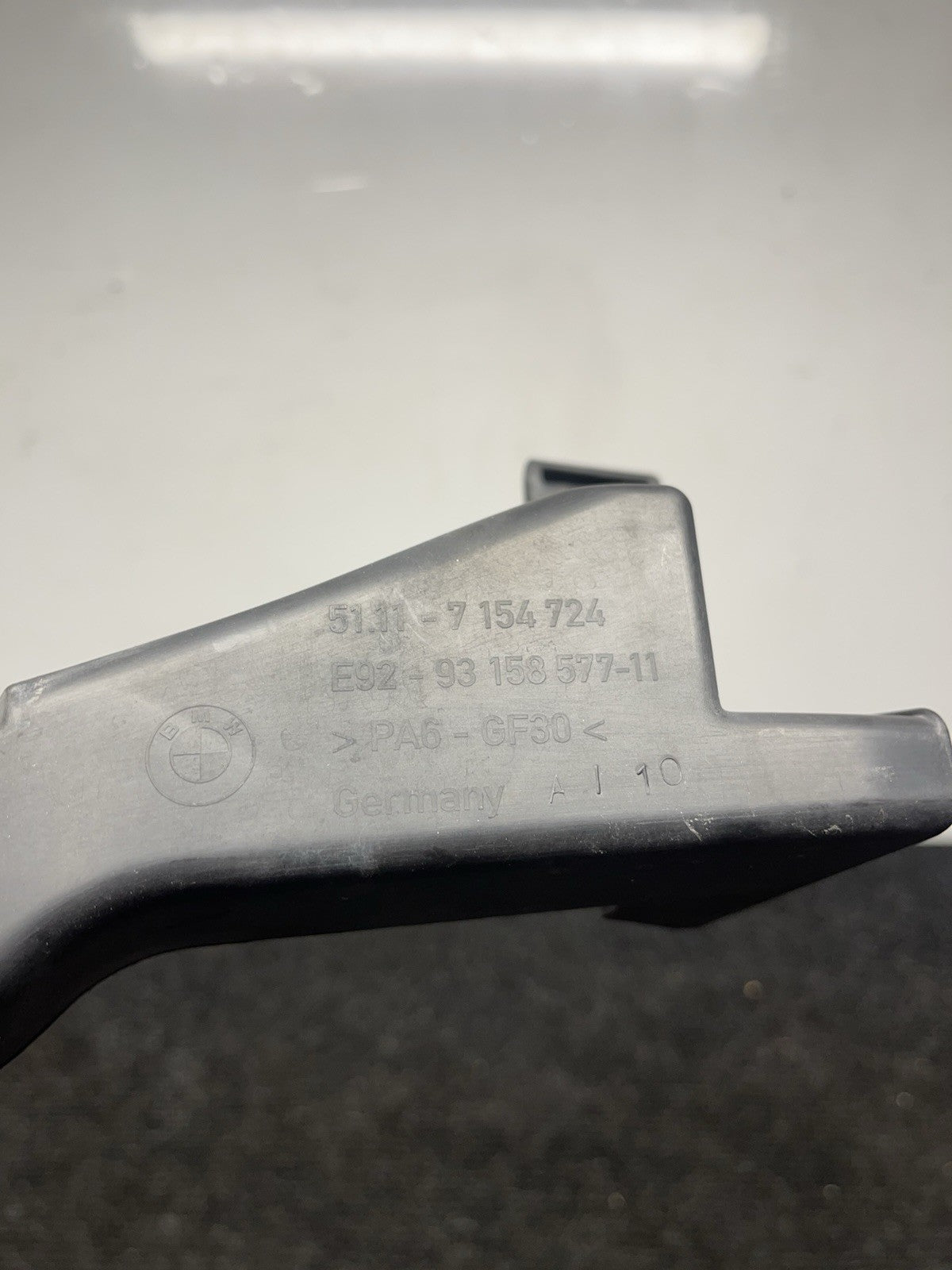 ☑️ 07-10 BMW E92/3 335 PreLci Front Right Passenger Headlight Arm Bracket Mount