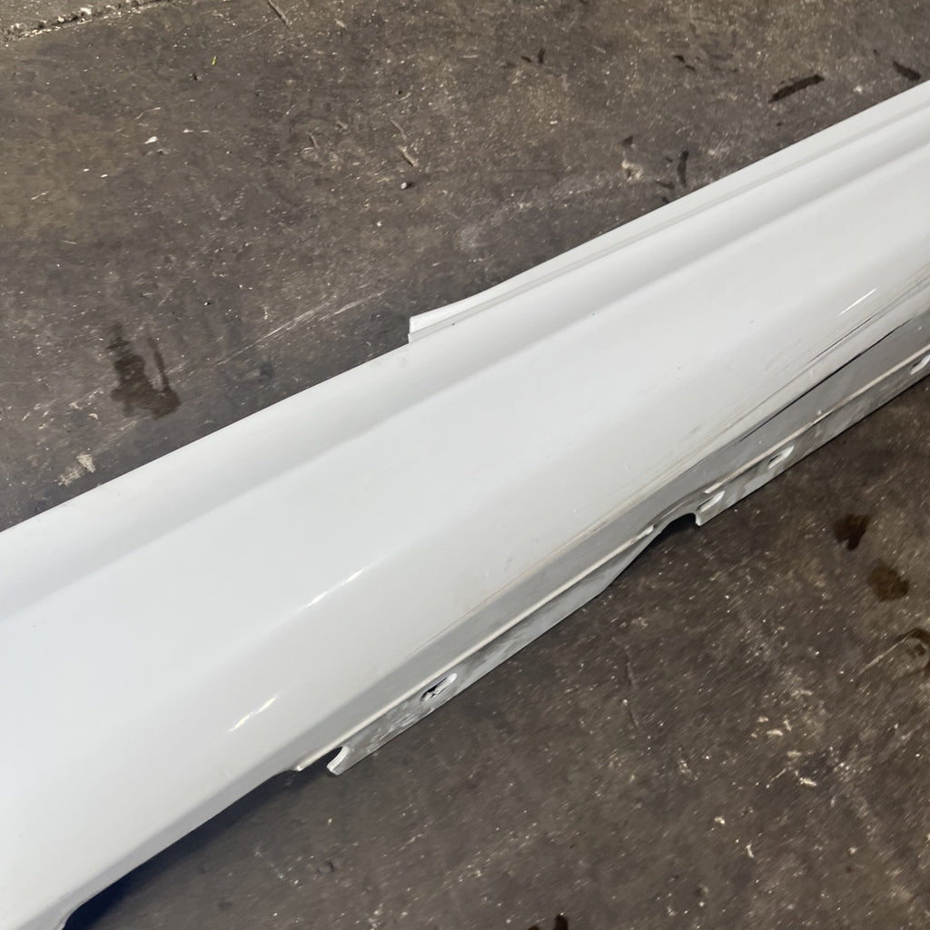 ☑️08-13 OEM BMW E88 E82 135 MSport Right Passenger Side Skirt Rocker Panel White