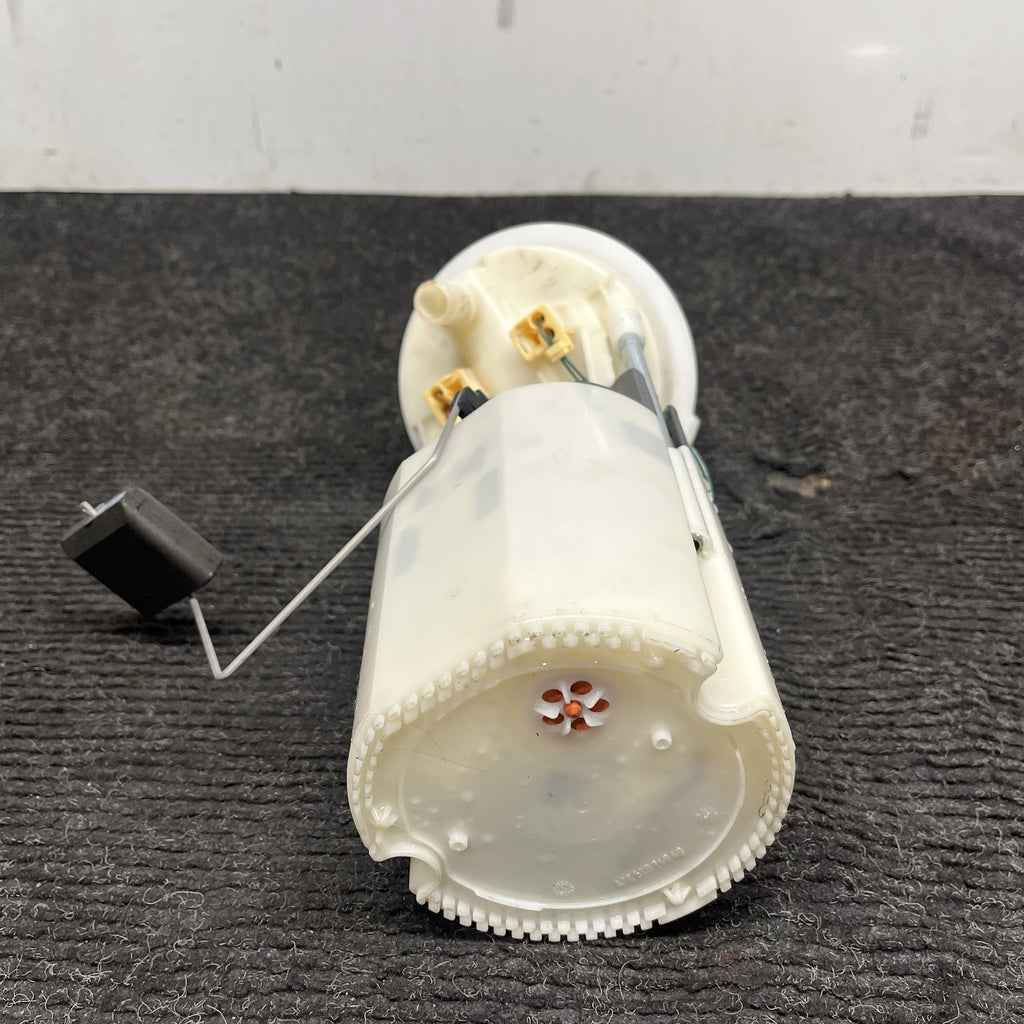 ☑️ 06-13 BMW E82 E88 E90 E91 E92 E93 135I 335I Fuel Pump OEM
