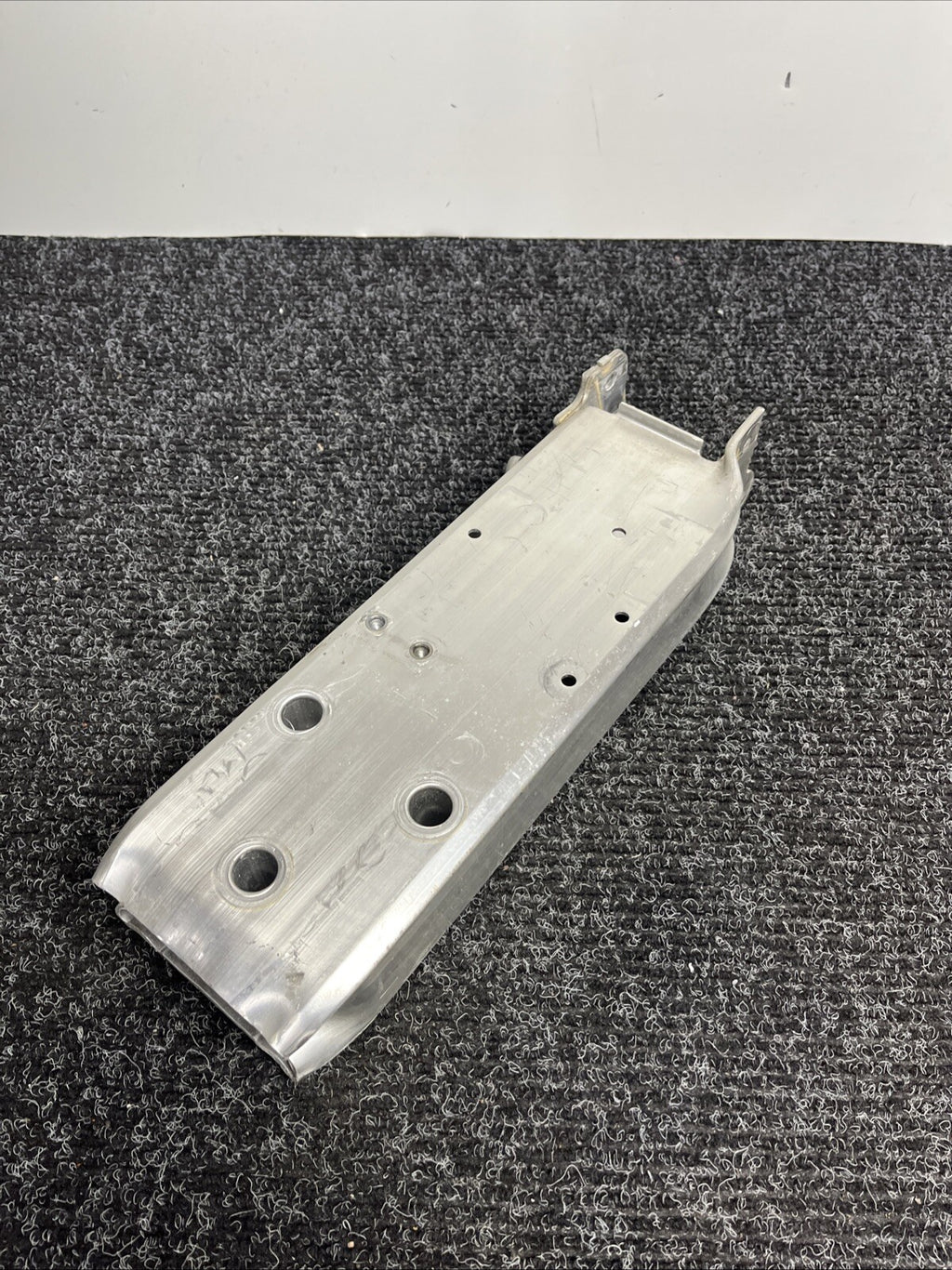 ☑️ 12-18 OEM BMWF30 F32 F33 328 335 Front Passenger Upper Bumper Carrier Bracket