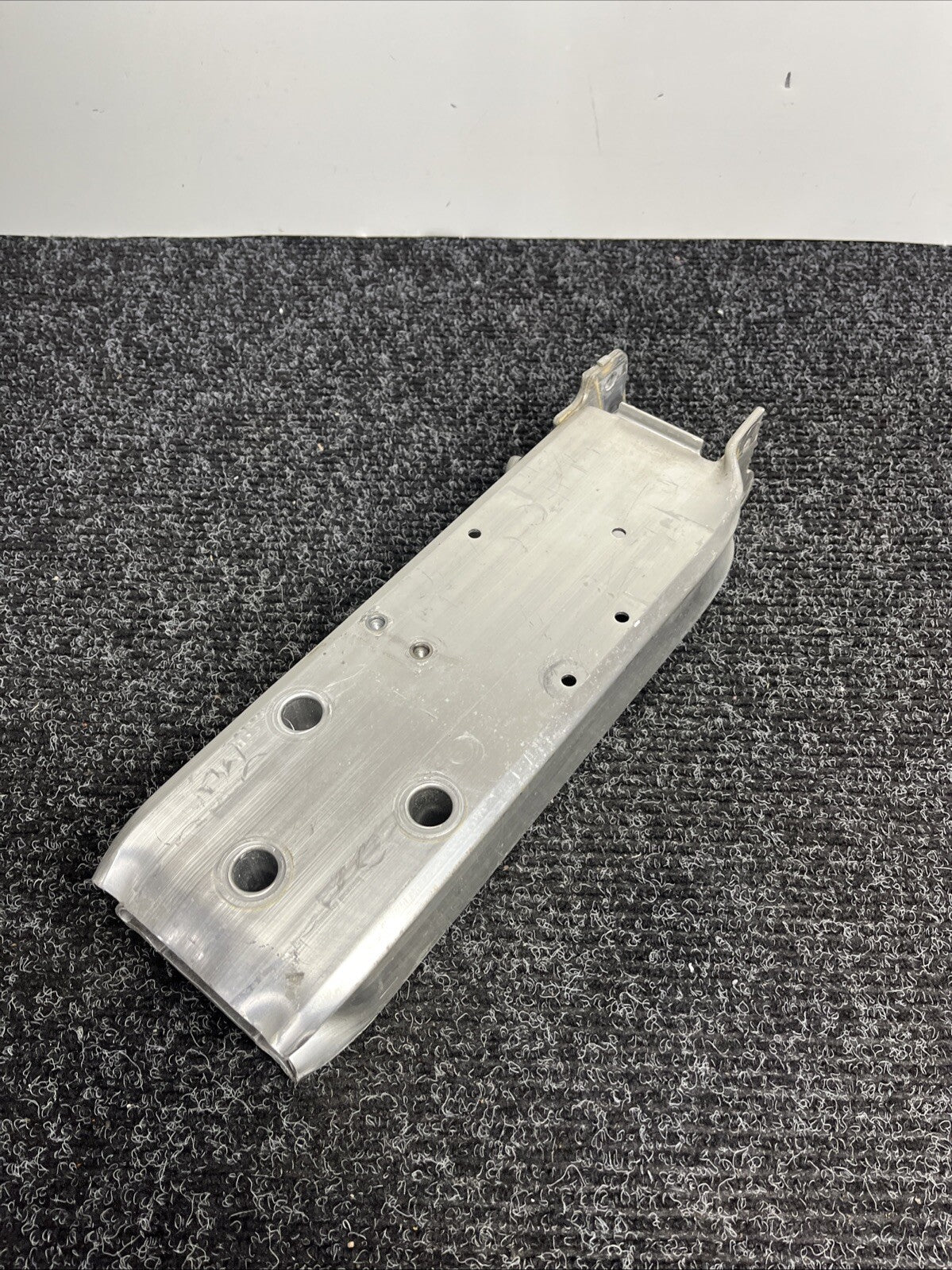 ☑️ 12-18 OEM BMWF30 F32 F33 328 335 Front Passenger Upper Bumper Carrier Bracket