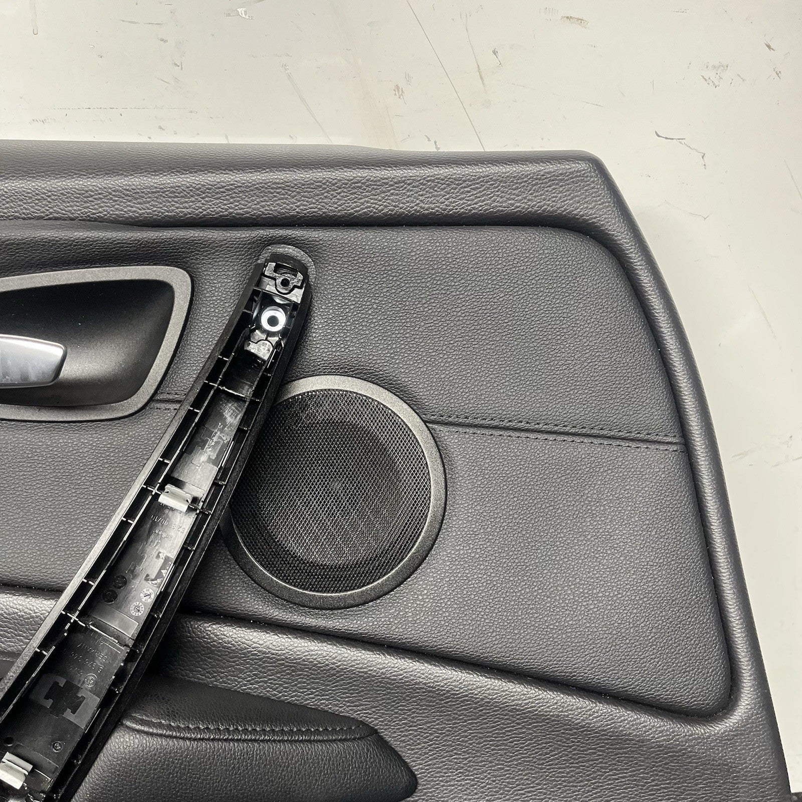 ☑️ 08-13 BMW E88 E82 135i 128i Front Driver Door Card Panel Vinyl Black