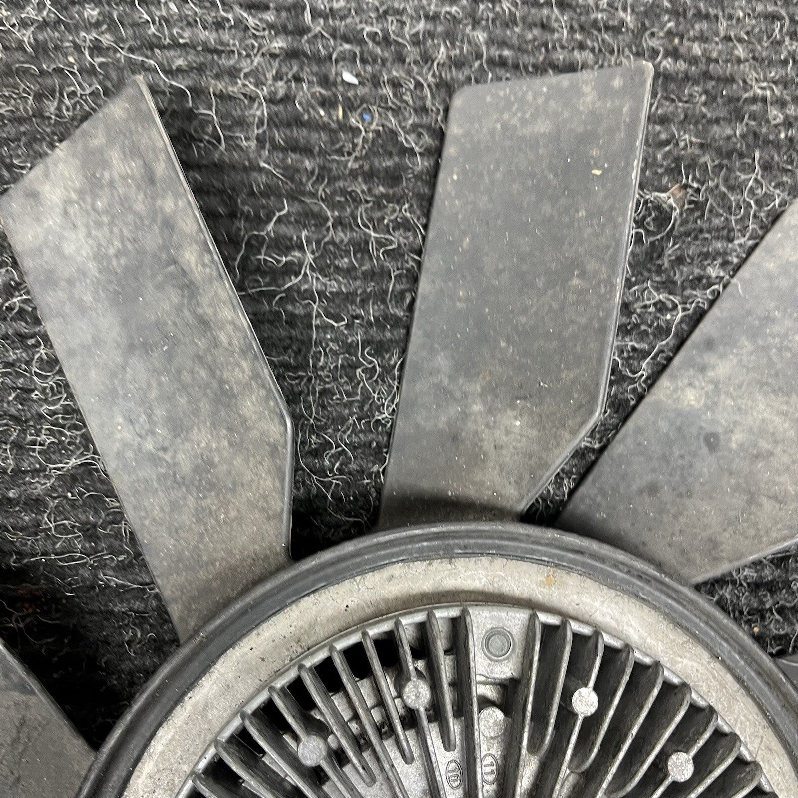 ☑️ BMW E30 3-Series Radiator Cooling Clutch Fan 1723362