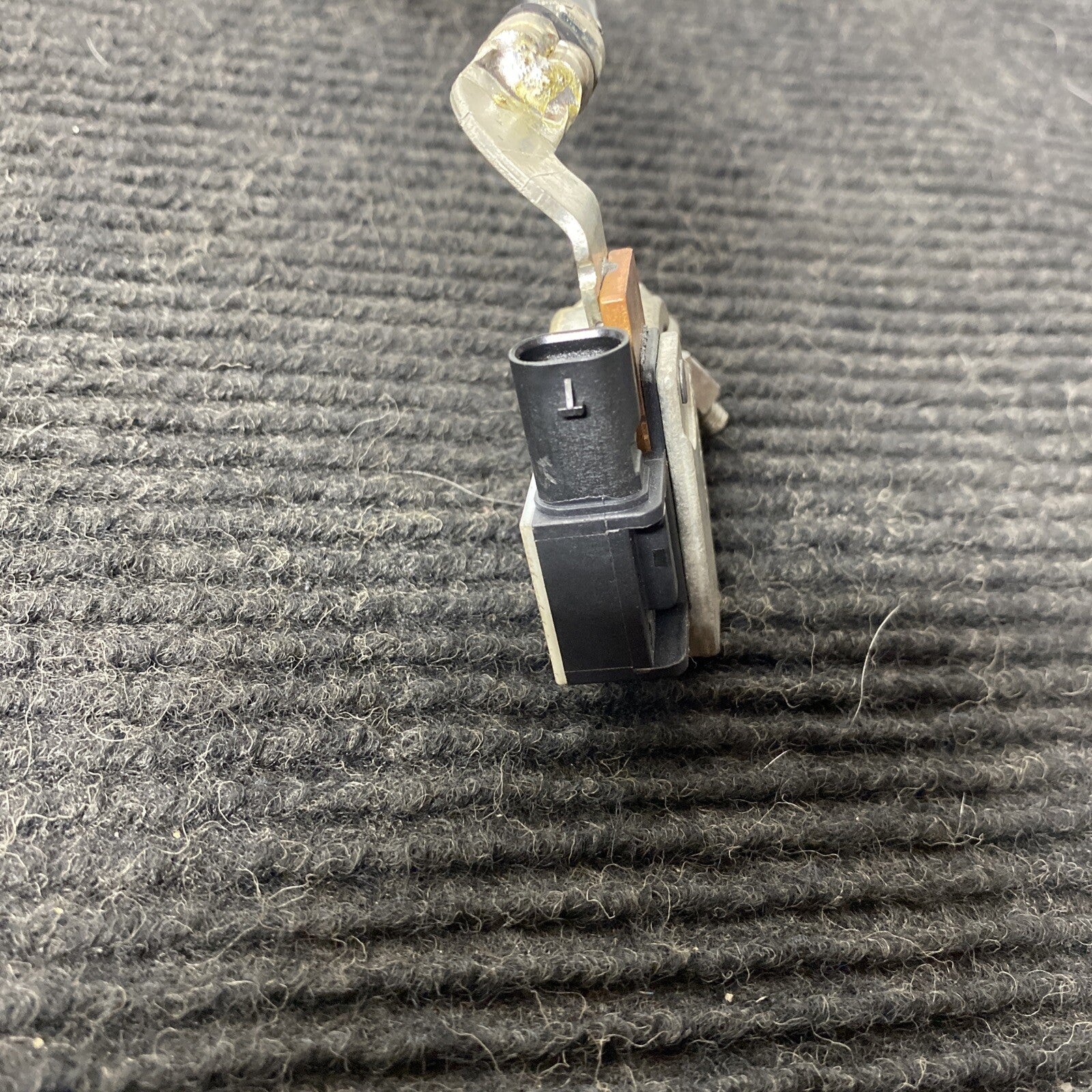 ☑️ 12-20 OEM BMW M2 F22 F30 F33 F32 F36 Negative Cable Terminal IBS Sensor Black