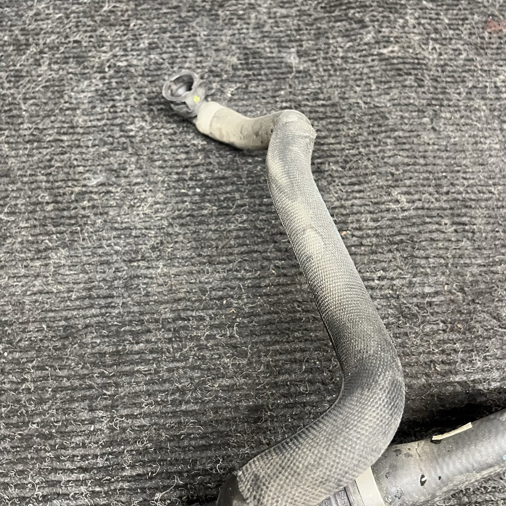 ☑️ 2017-2020 BMW 430I F36 ENGINE RADIATOR LOWER COOLANT HOSE OEM 17128634285
