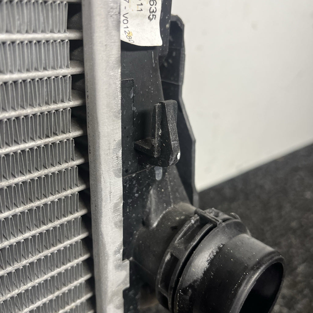 ☑️ BMW 330i 325i 323i E46 Engine Cooling Radiator 3.0L 6 Cylinder Fits 2001-2006