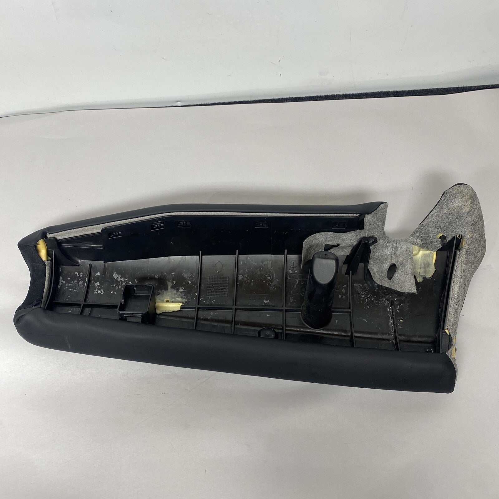 ☑️ 2008 - 2013 BMW E93 LCI M3 3 SERIES REAR LEFT SEAT BOLSTER 9113033