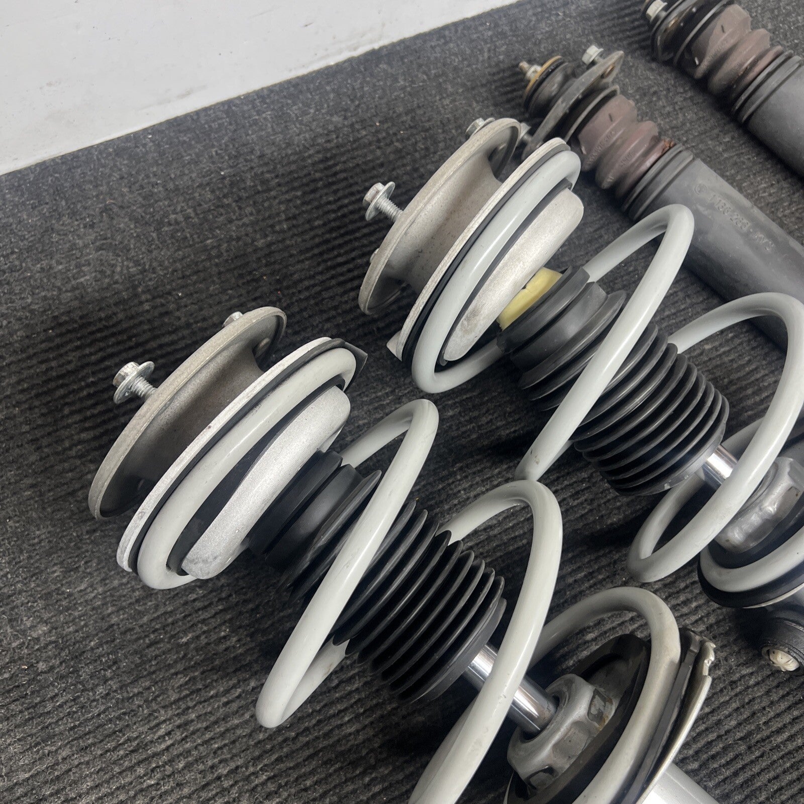 ☑️ BMW 323 328 330  2000-2006 Pair Front Monroe Quick Struts W/KYB Rear Shocks