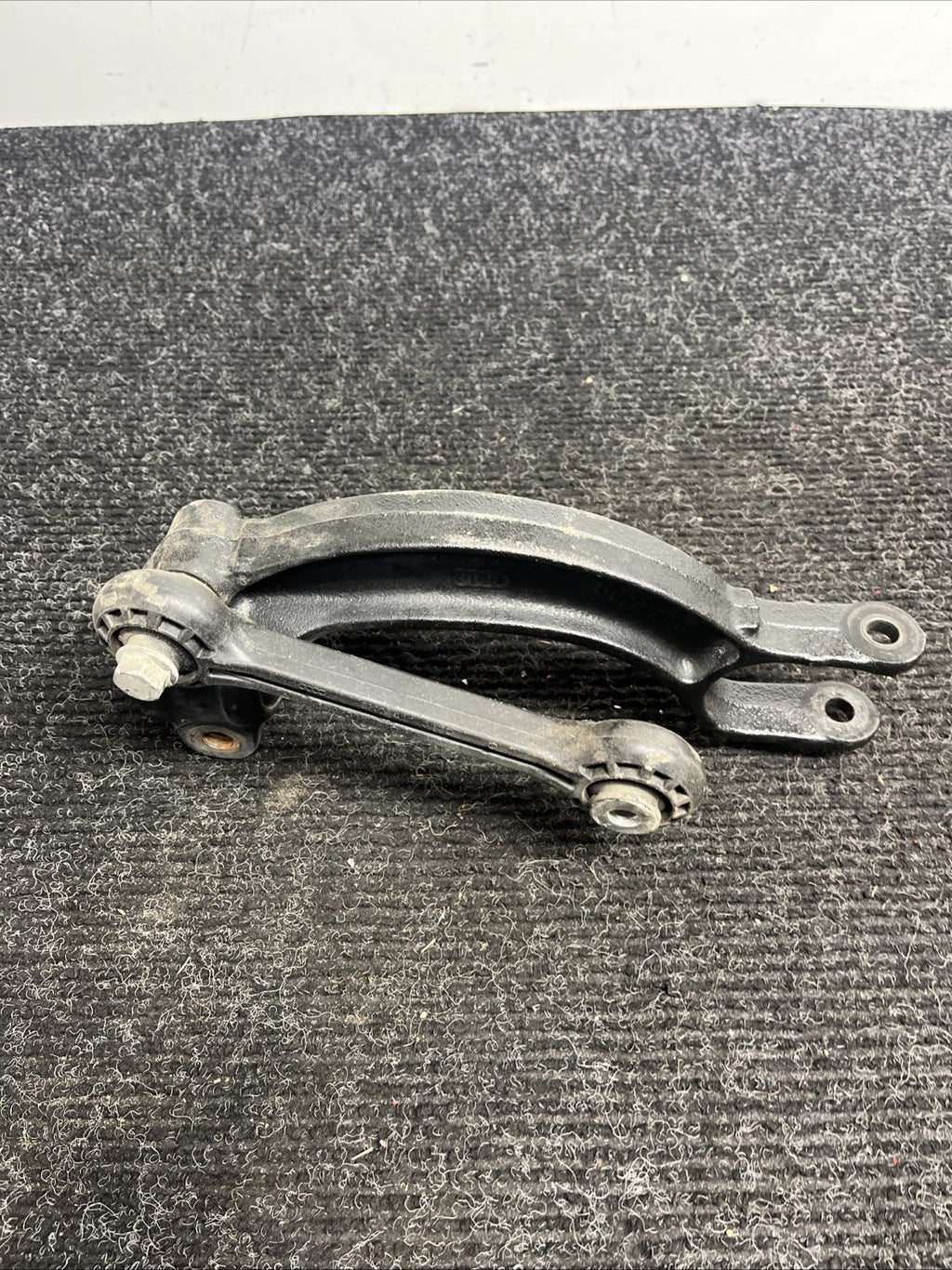 ☑️ 12-18 OEM Audi A6 A7 S6 S7 Front Left Driver Side Strut Fork Mount