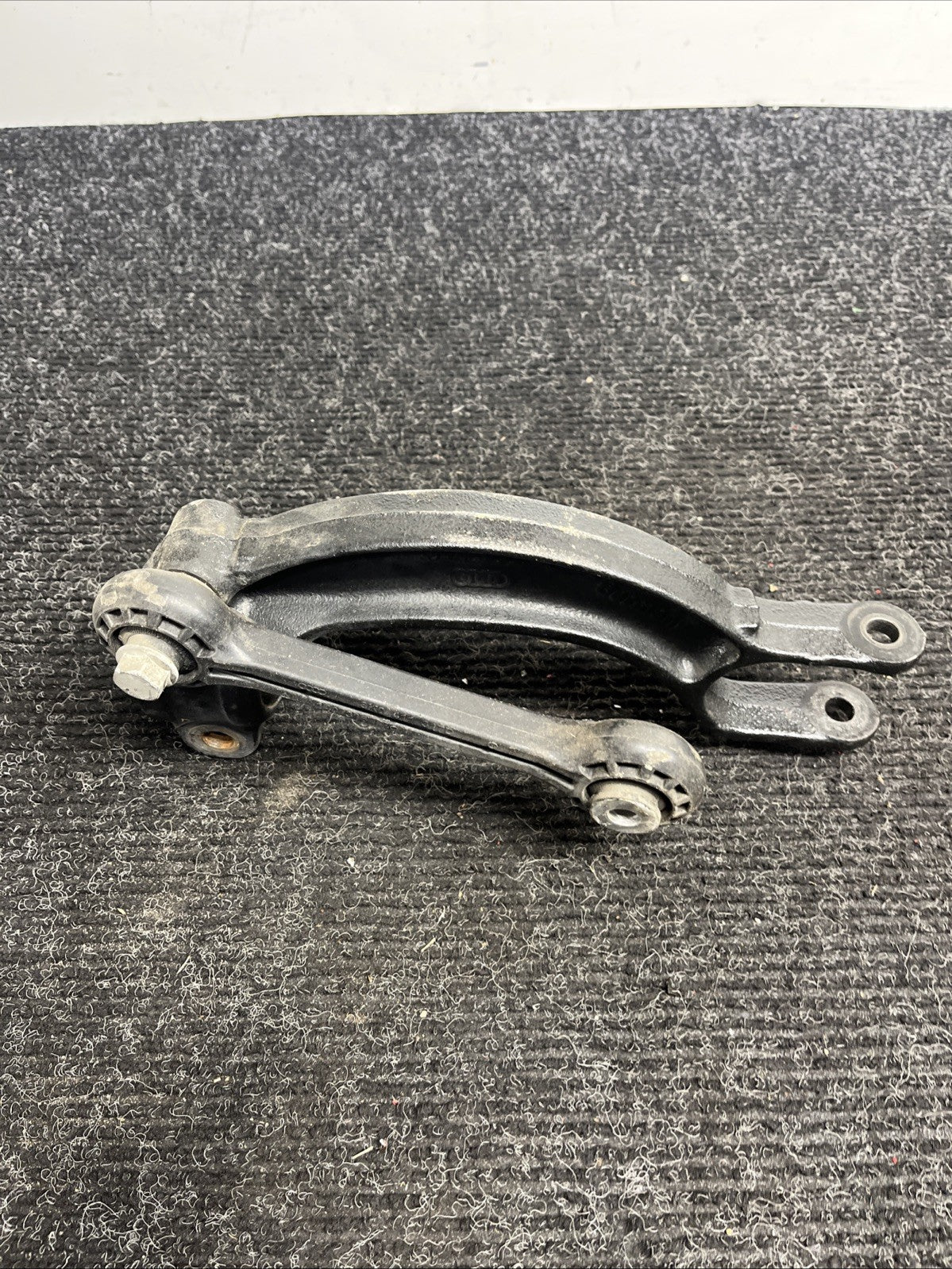 ☑️ 12-18 OEM Audi A6 A7 S6 S7 Front Left Driver Side Strut Fork Mount