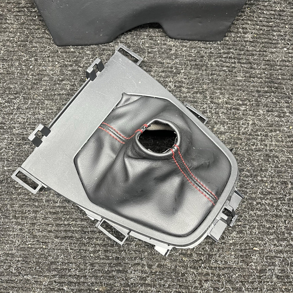 ☑️ 2022-2025 TOYOTA GR86 BRZ CONSOLE SHIFTER TOP BEZEL TRIM PANEL BRAKE BOOT OEM