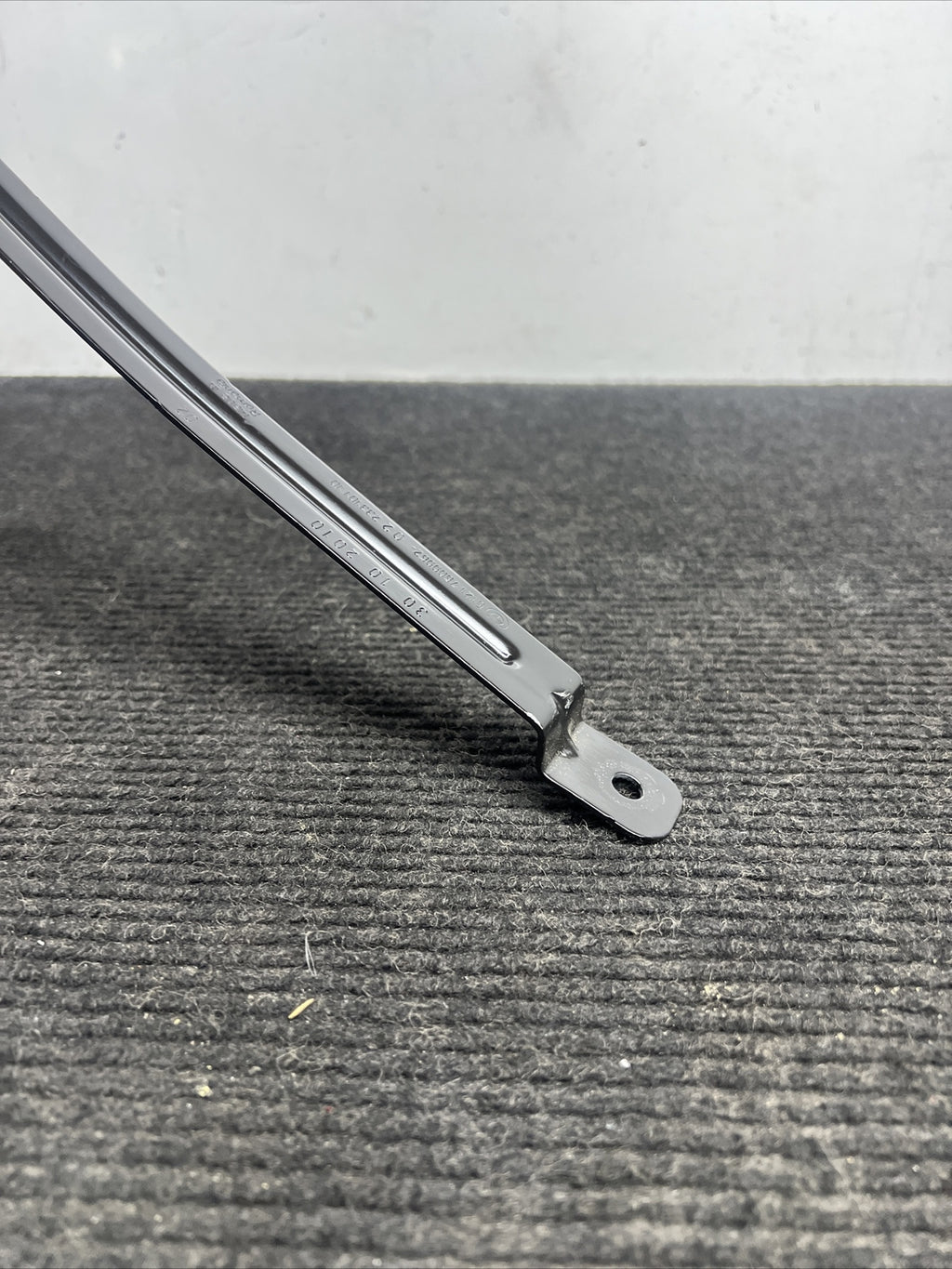 ☑️ 2011-2016 BMW 535I F10 BATTERY HOLD DOWN STRAP SUPPORTHOLDER BRACKET OEM