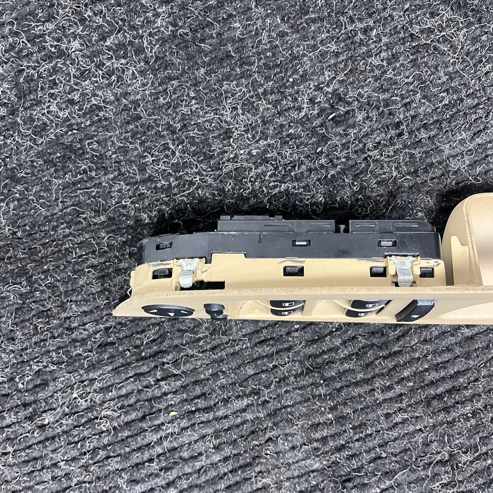 ☑️ 07-13 BMW X5 E70 FRONT LEFT DRIVER SIDE WINDOW SWITCH OEM 7137137