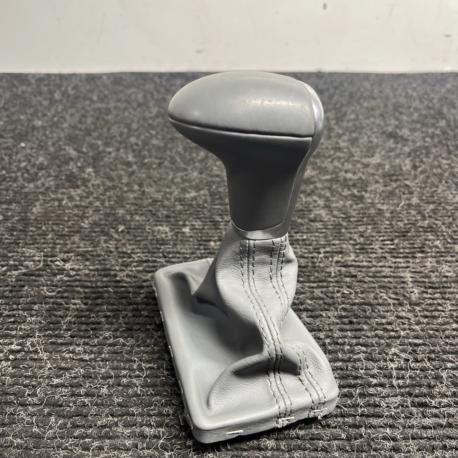 ☑️ Automatic Transmission Gear Shift Shifter Lever Knob GRAY OEM 11-12 Audi A7