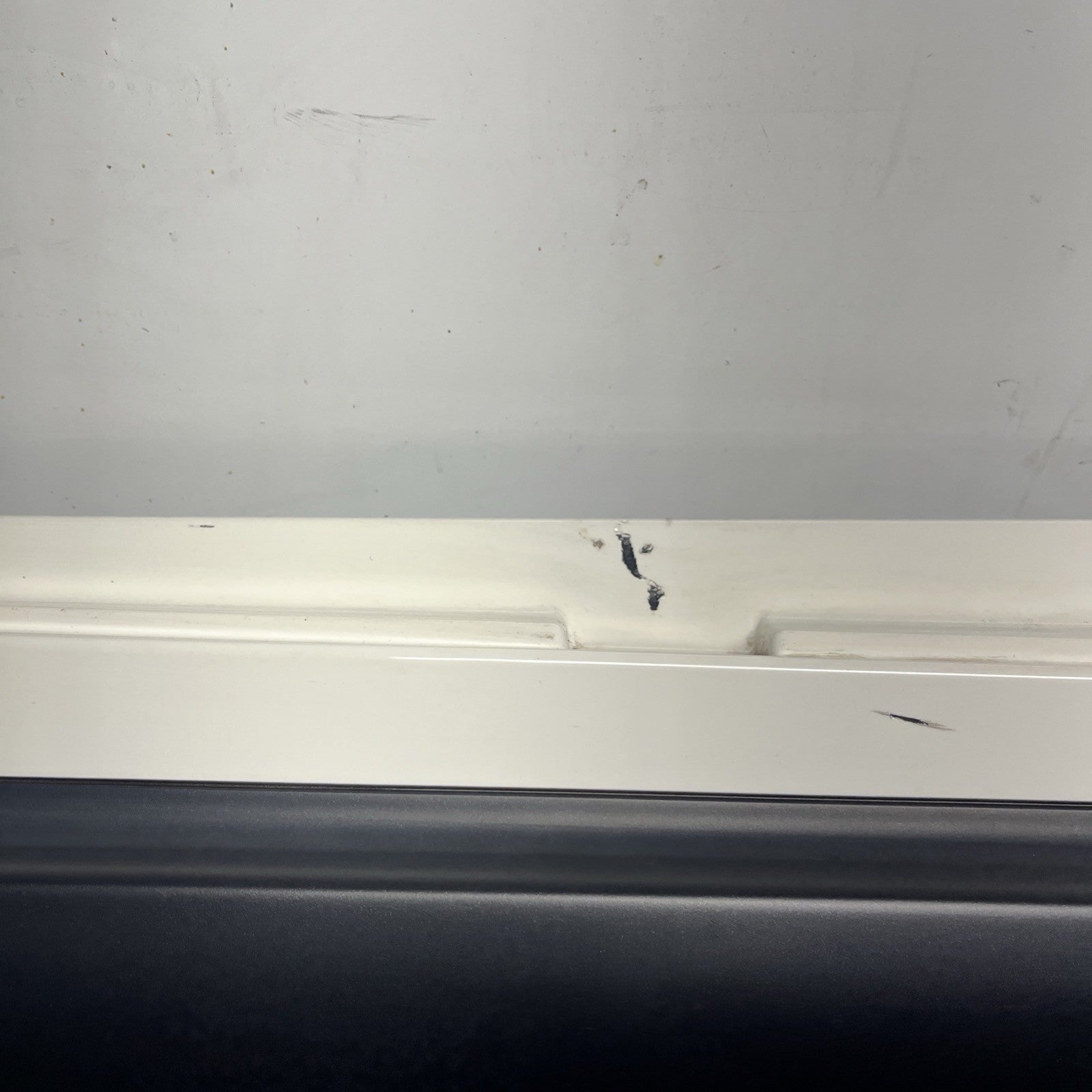 ☑️ 2014 - 2024 MASERATI GHIBLI RIGHT SIDE ROCKER MOLDING COVER PANEL OEM WHITE