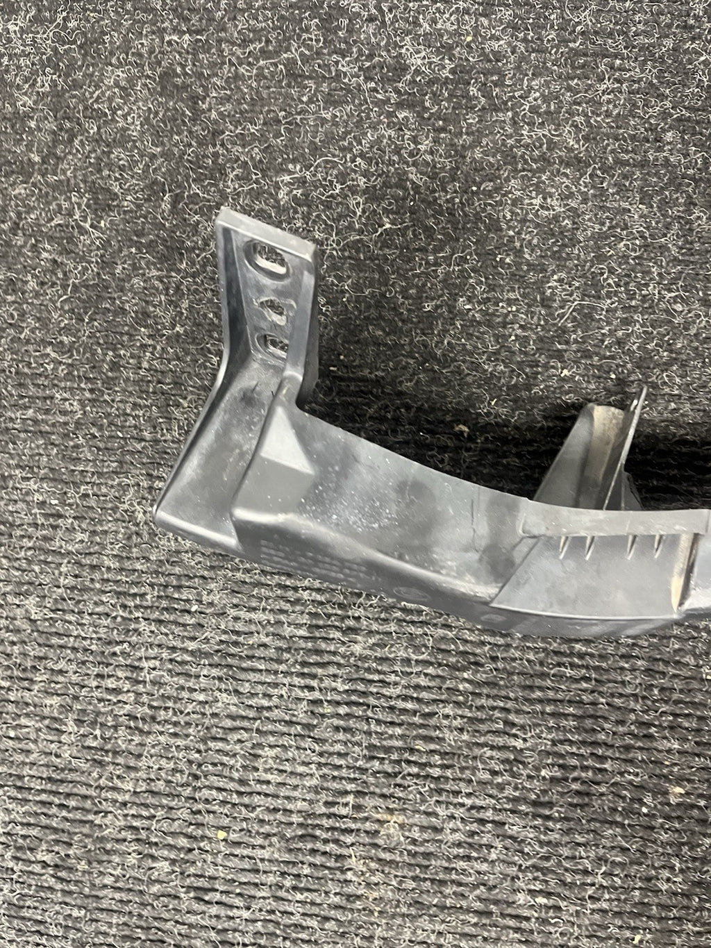 ☑️ 08-13 BMW E90 E92 E93 M3 OEM Drivers Left Headlight Bracket Carrier Mount LH