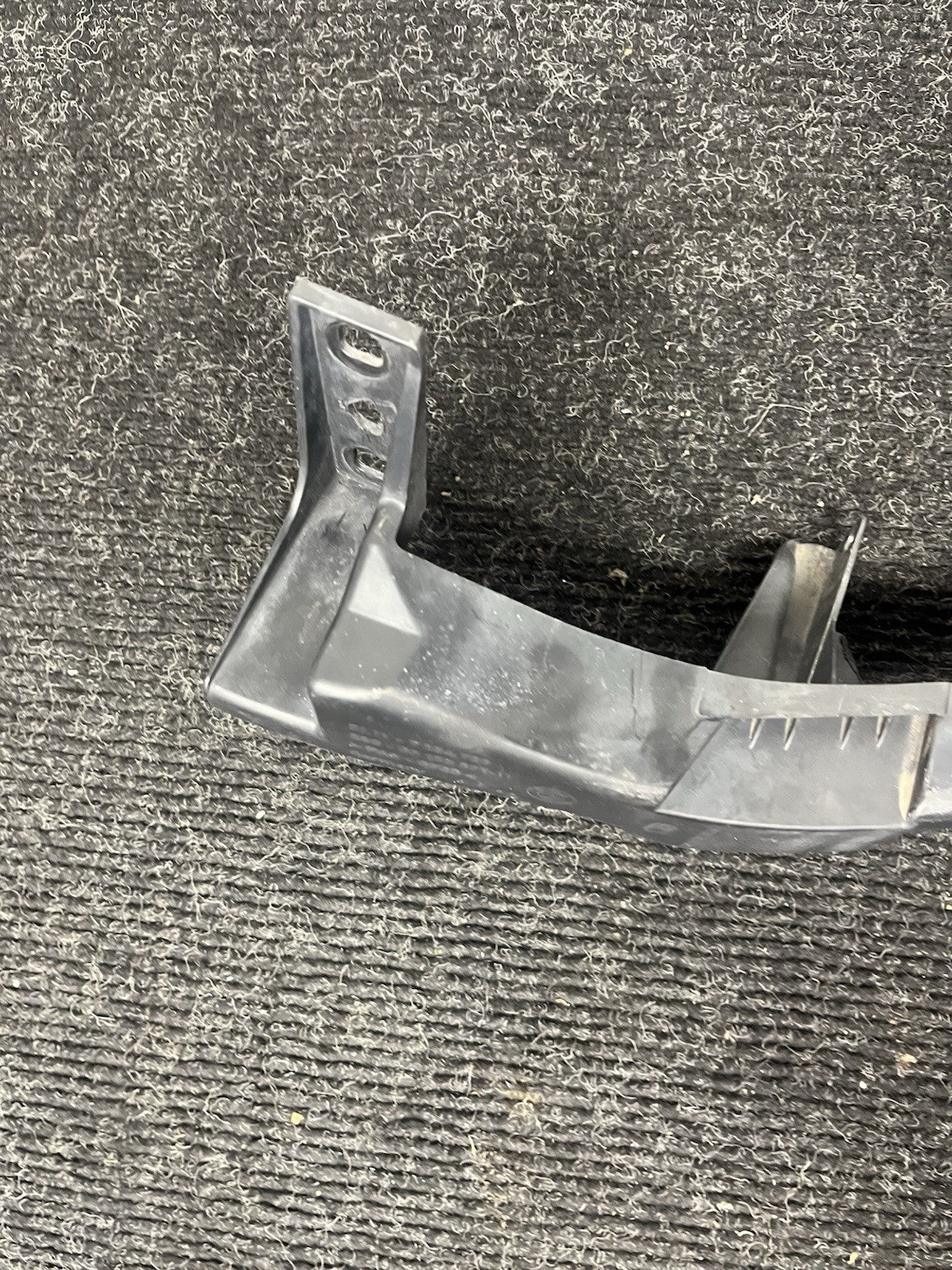 ☑️ 08-13 BMW E90 E92 E93 M3 OEM Drivers Left Headlight Bracket Carrier Mount LH