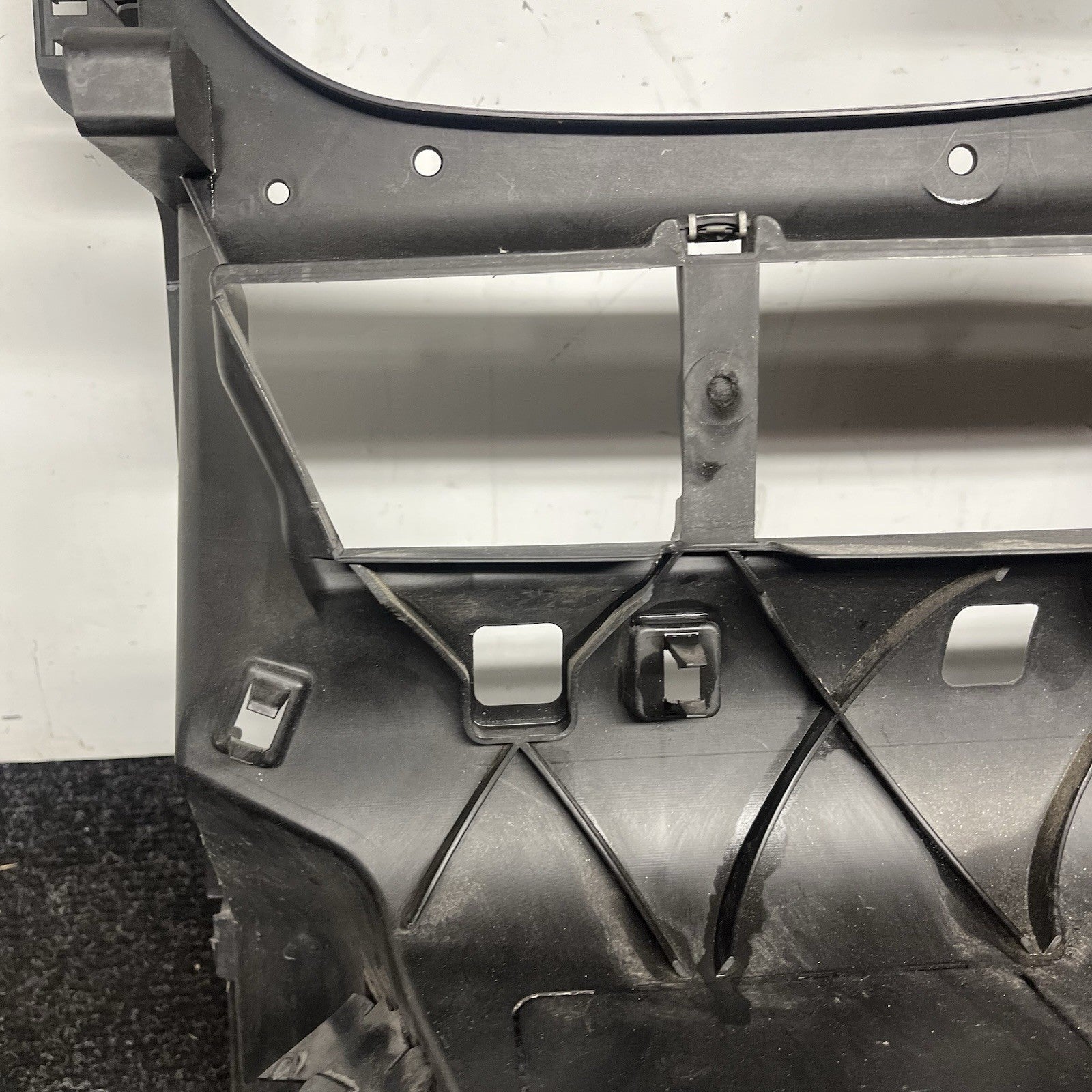 ☑️ Front Center Radiator Air Duct Guide Panel Shroud Grille Unit OEM BMW E70 X5