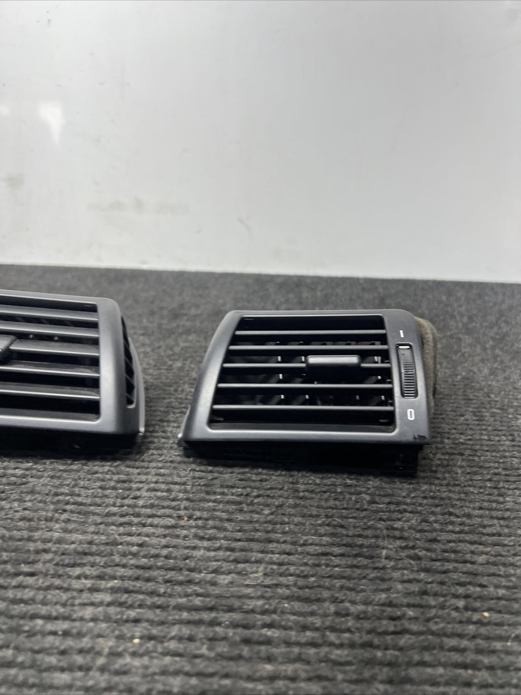98-05 BMW E46 M3 3 SERIES FRONT L/R DASH END VENTS AC VENT AIR VENT OEM