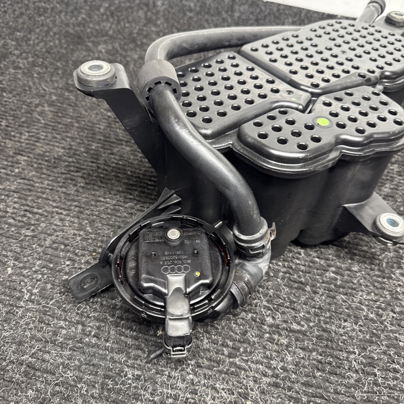 ☑️ 12-15 Audi A6 Fuel Vapor Charcoal Canister Assembly Genuine OEM 8K0201801C