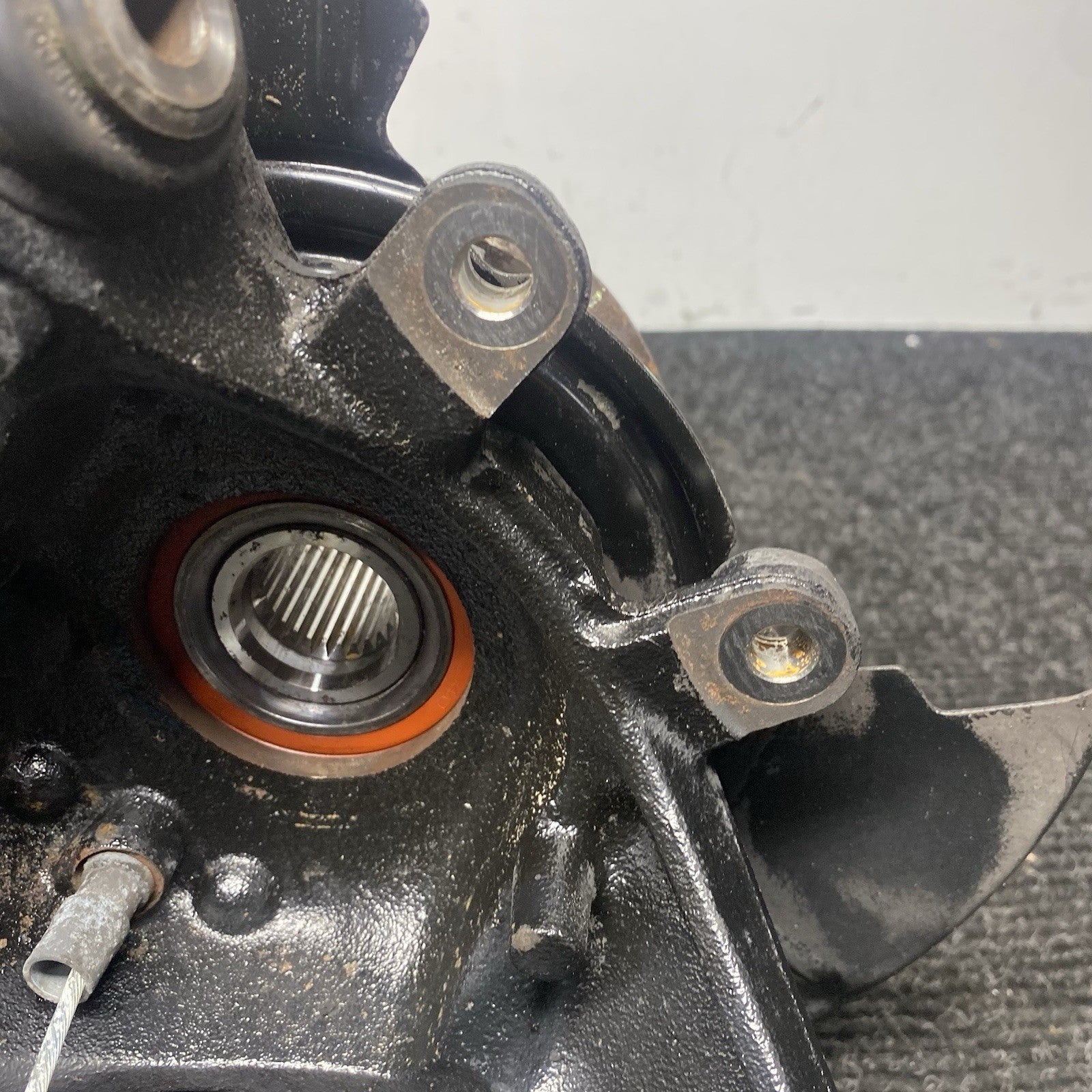 ☑️ 03-08 BMW E85 E86 Z4 Rear Right Passen Side Spindle Knuckle Hub w/ Shield OEM