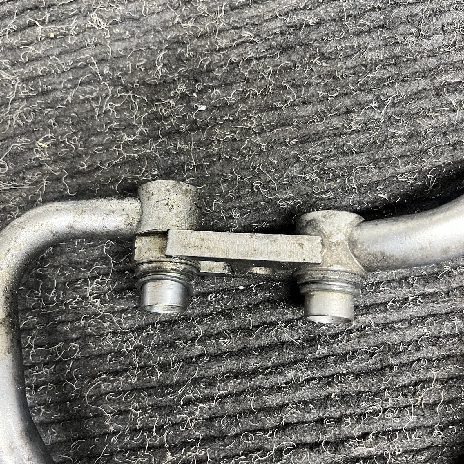 ☑️ 07-11 BMW E82 E88 E90 E92 135I 335I ENGINE OIL COOLER COOLING LINES HOSE PAIR