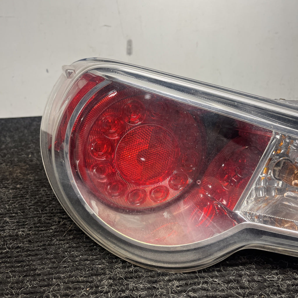 ☑️ SUBARU BRZ / SCION FR-S TAIL LIGHT LEFT DRIVER 2013 2014 2015 2016 OEM NOTE