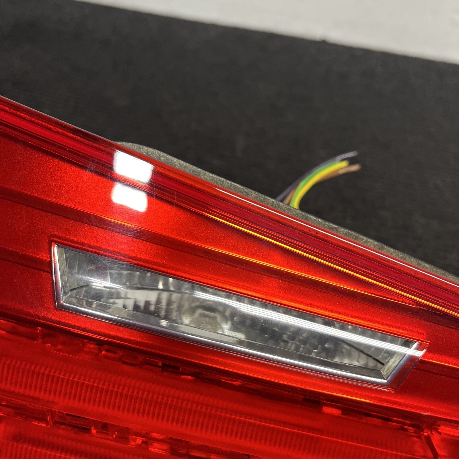 ☑️ 09-11 OEM BMW E90 LCI Sedan Rear Left Driver Side Inner Tail Light Trunk Lid