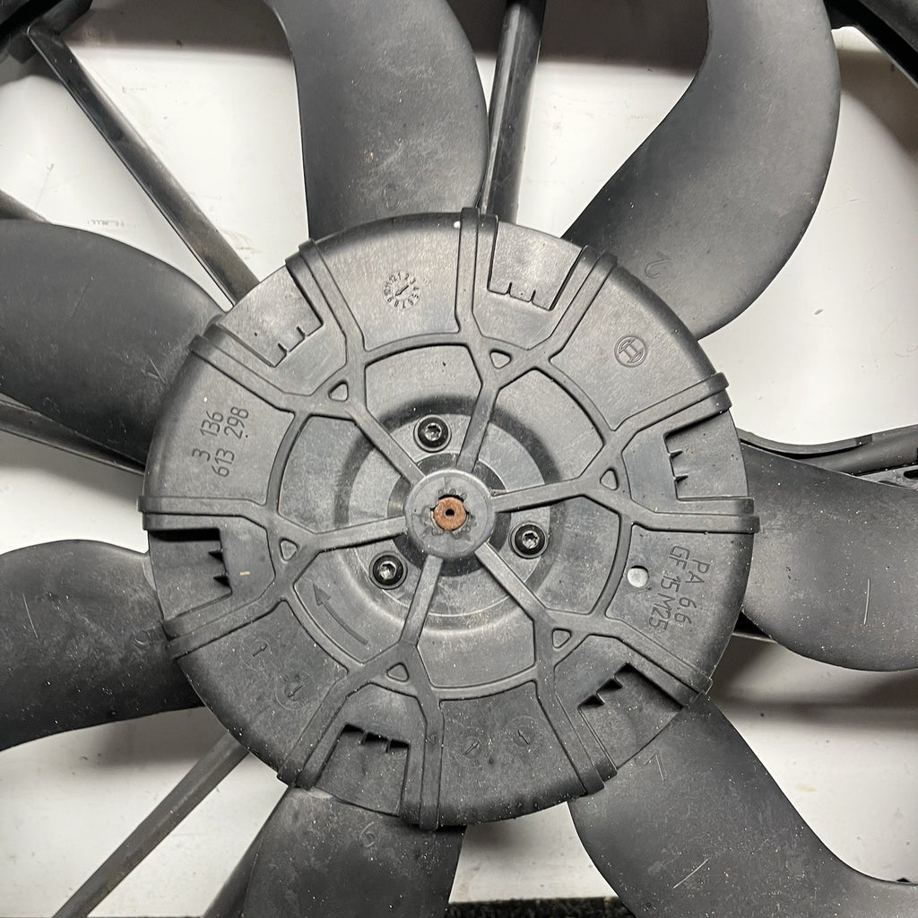 ☑️ 07-13 OEM BMW E88 E90 E92 N54 N55 Engine Radiator Cooling Auxiliary Fan 600W