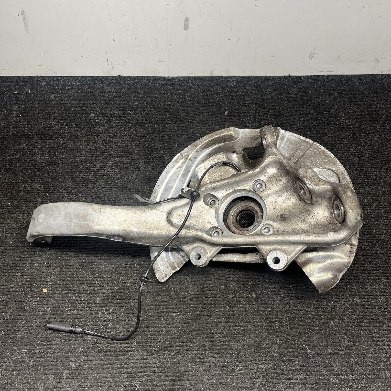 ☑️ 07-19 BMW F15 X5 X6 AWD Front Left Side Spindle Knuckle Hub 6773783 OEM