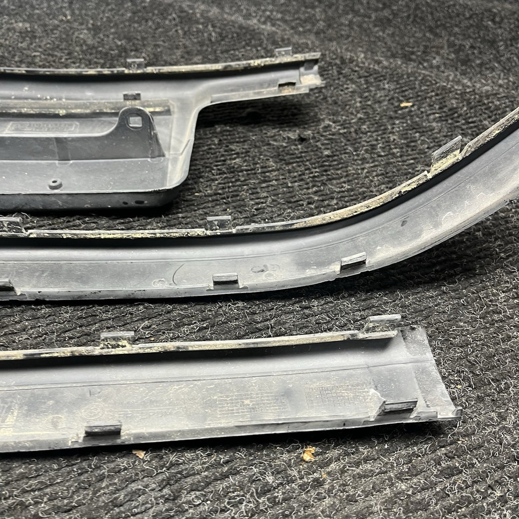 ☑️ 99-05 BMW 325i 330i 318i E46 Sedan Set Of Front Bumper Trim Molding