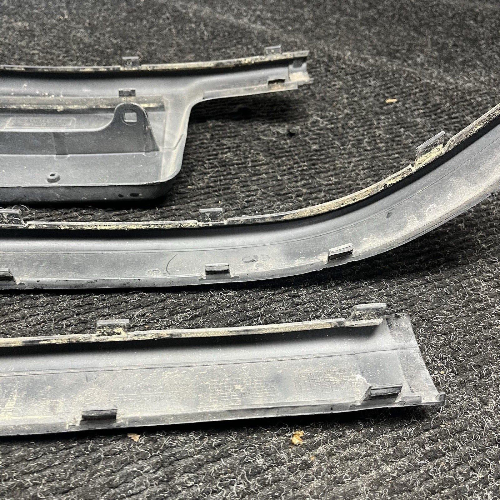 ☑️ 99-05 BMW 325i 330i 318i E46 Sedan Set Of Front Bumper Trim Molding