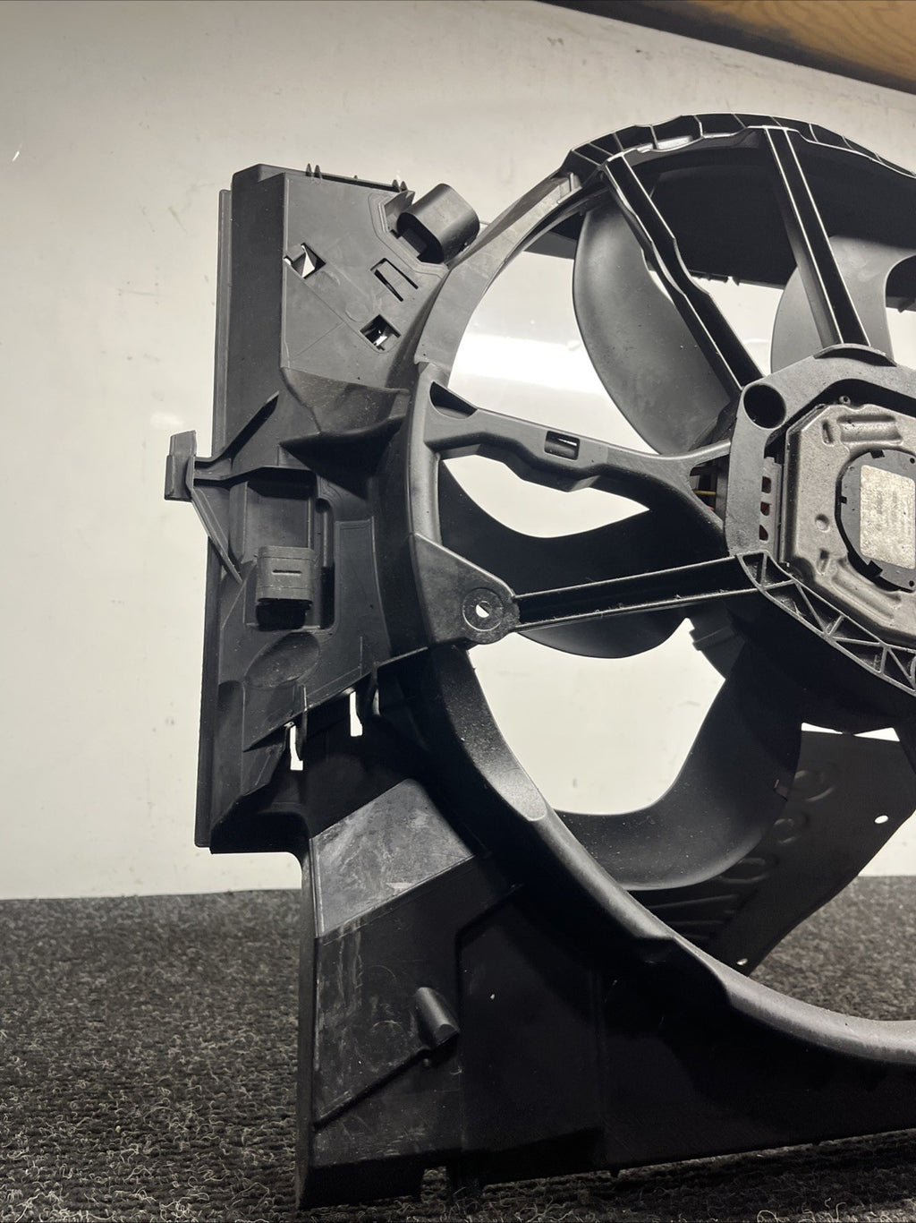☑️ 07-13 OEM BMW E88 E90 E92 N54 N55 Engine Radiator Cooling Auxiliary Fan 600W
