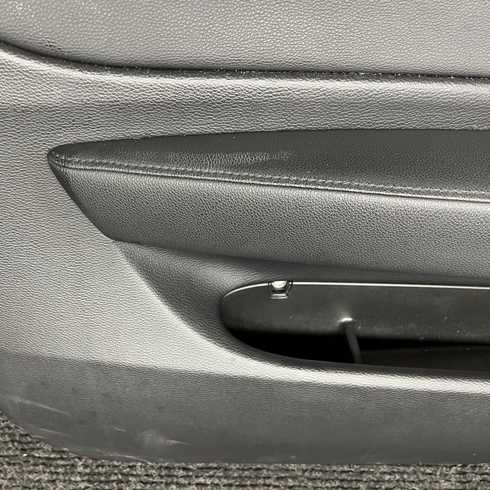 ☑️ 08-13 BMW E88 E82 135i 128i Front Driver Door Card Panel Vinyl Black