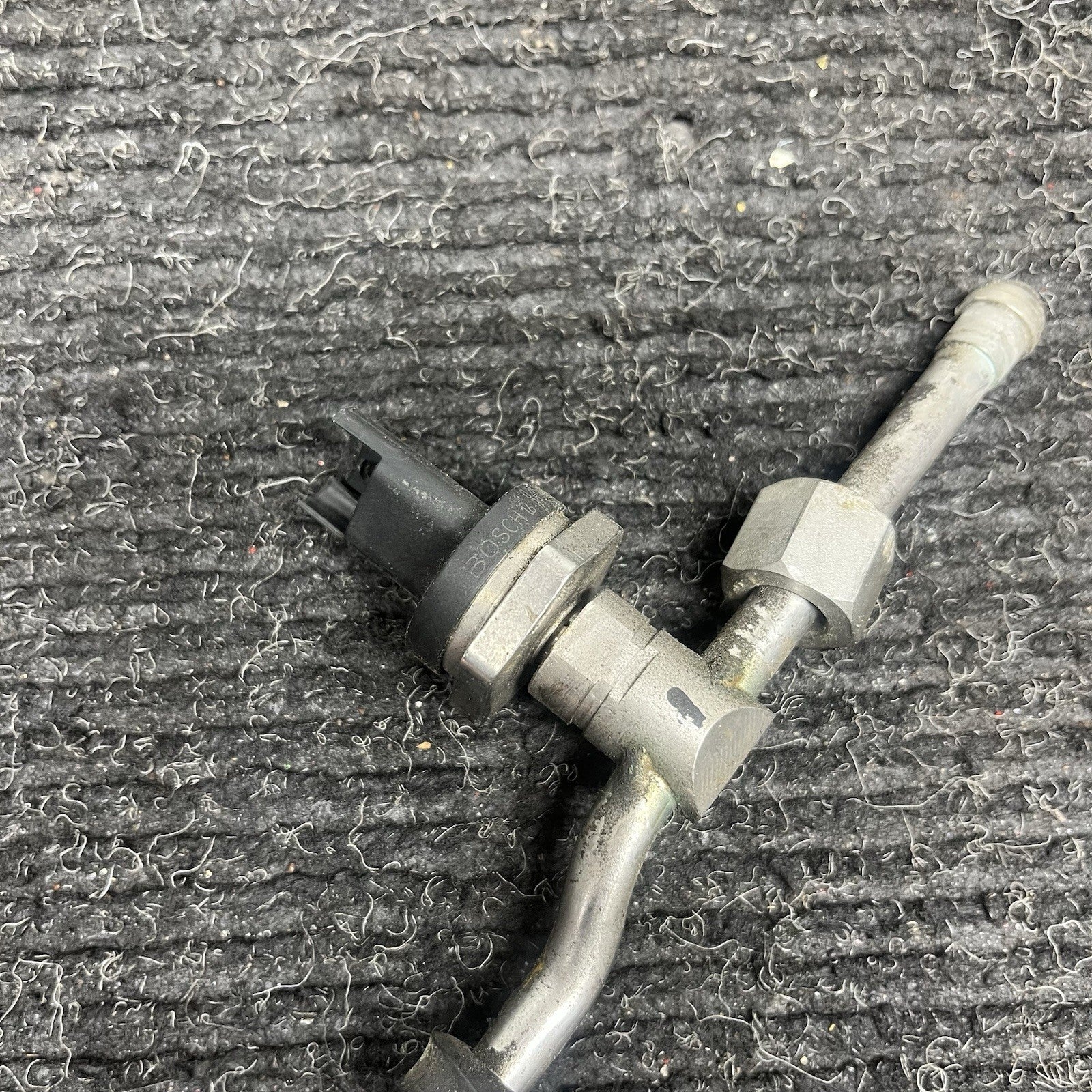 ☑️ 07-13 BMW E82 E90 E60 335I 535I N54 LOW PRESSURE FUEL SENSOR SUPPLY LINE PIPE
