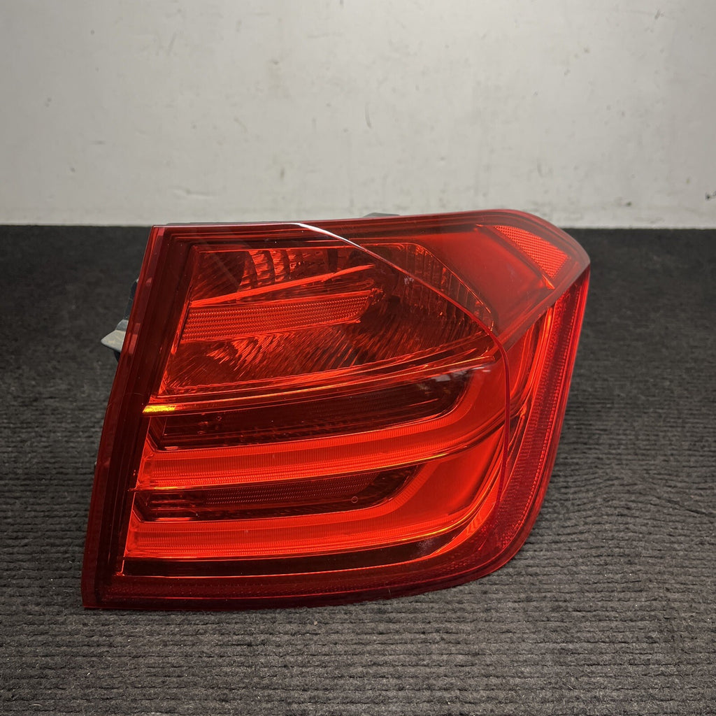 ☑️ 12-15 OEM BMW F30 335i F80 M3 Sedan Rear Right Passenger Outer Tail Light