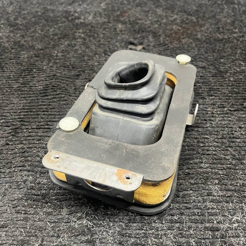 ☑️ 2013-2020 TOYOTA 86 FRS BRZ OEM SHIFTER METAL BRACKET BOOT & FOAM INSULATOR
