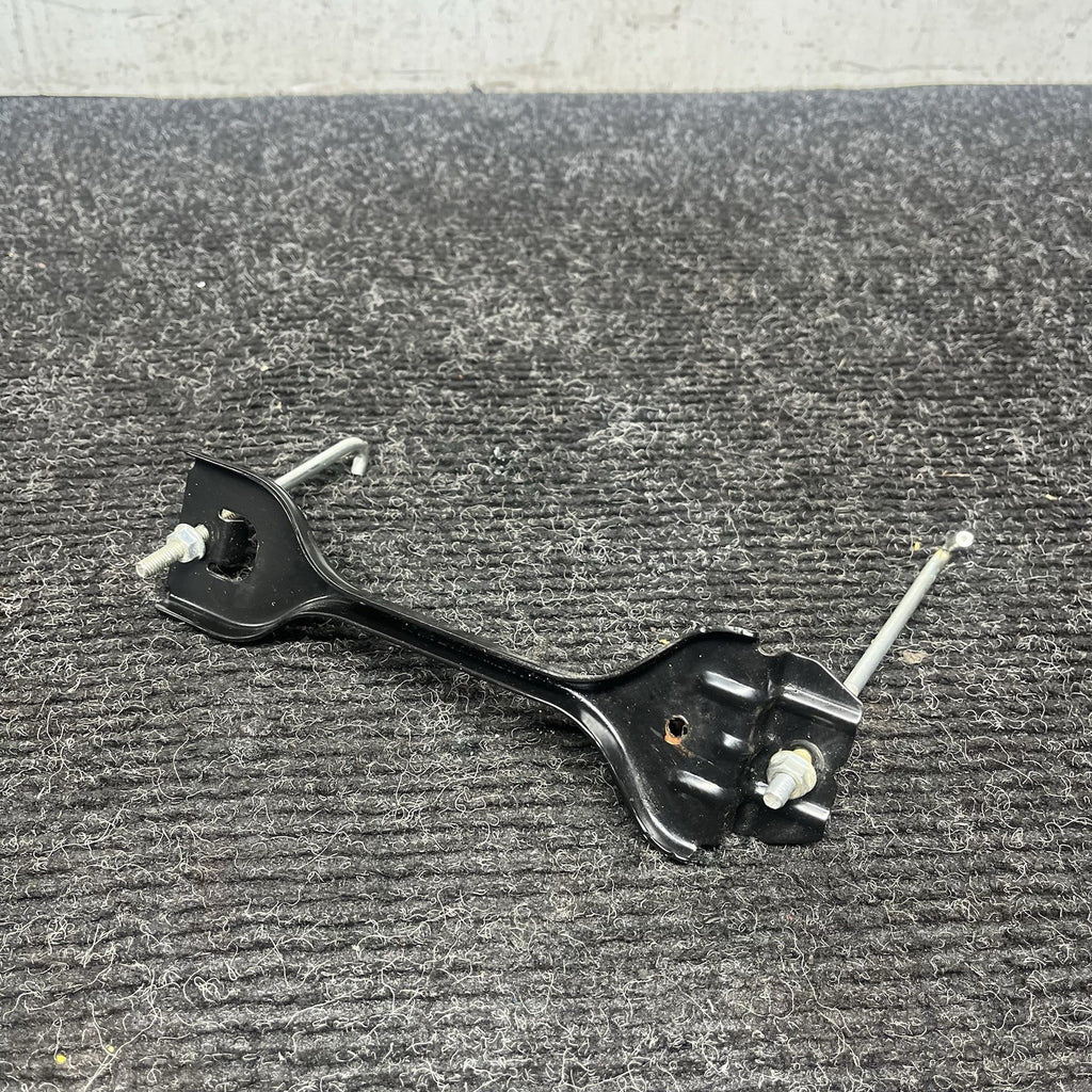 ☑️ 2013 Scion FRS Subaru BRZ 86 Battery Tie Down Bracket Assy OEM 7729