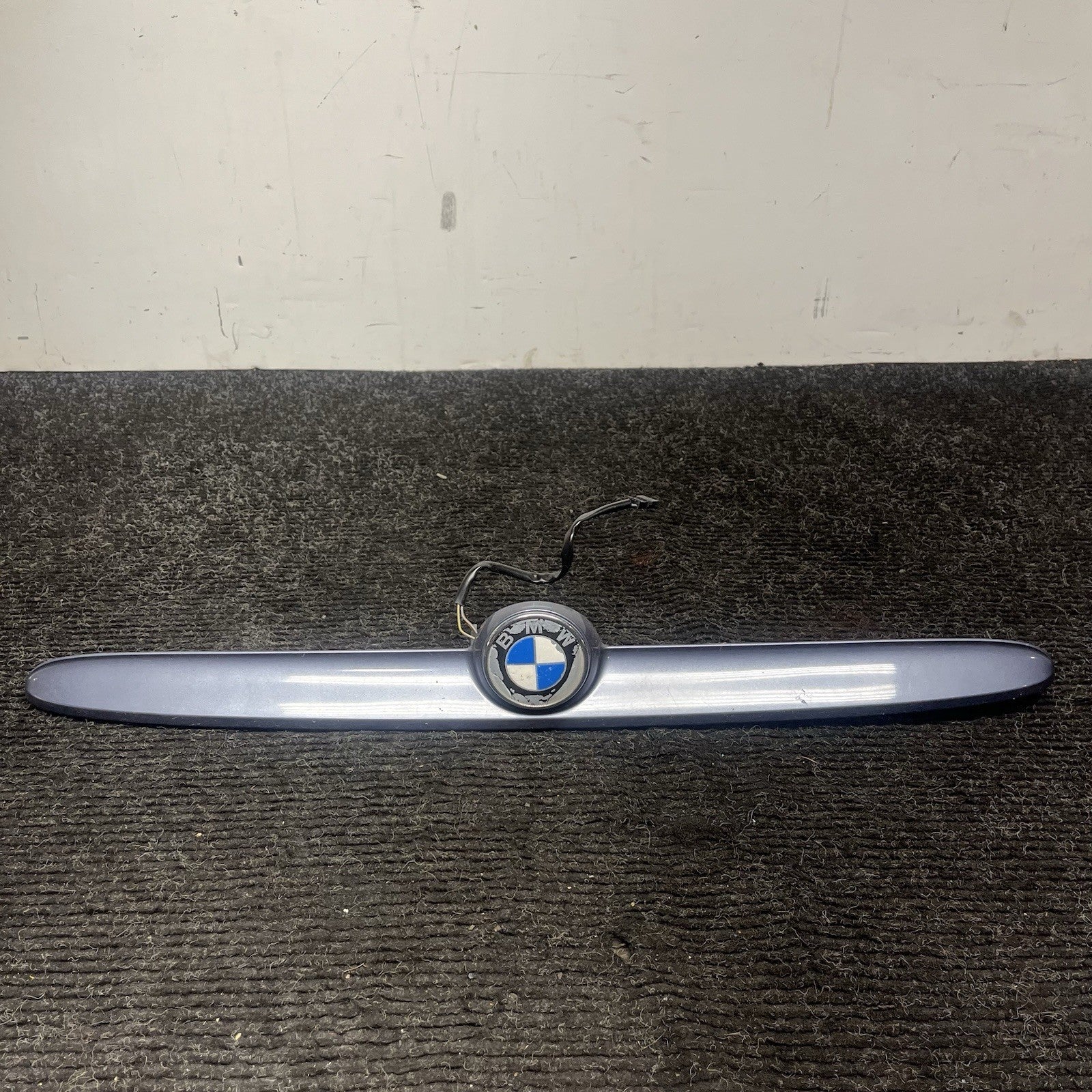 ☑️ 04-06 BMW E46 325Ci 330Ci Convertible Trunk Lid Handle Trim License Light OEM