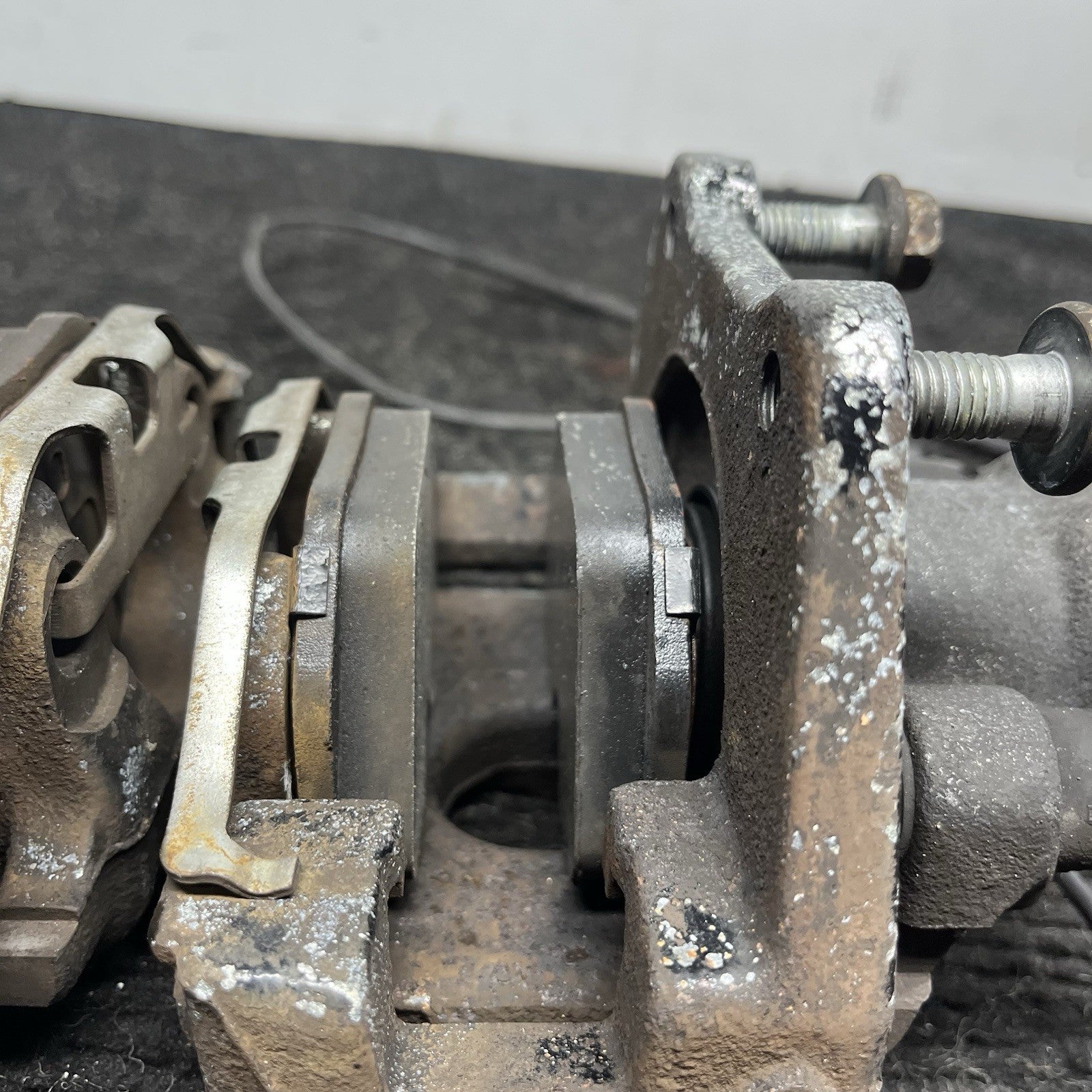 ☑️ 01-06 BMW E46 330i 330ci RWD SET OF 2 REAR LEFT & RIGHT BRAKE CALIPER OEM